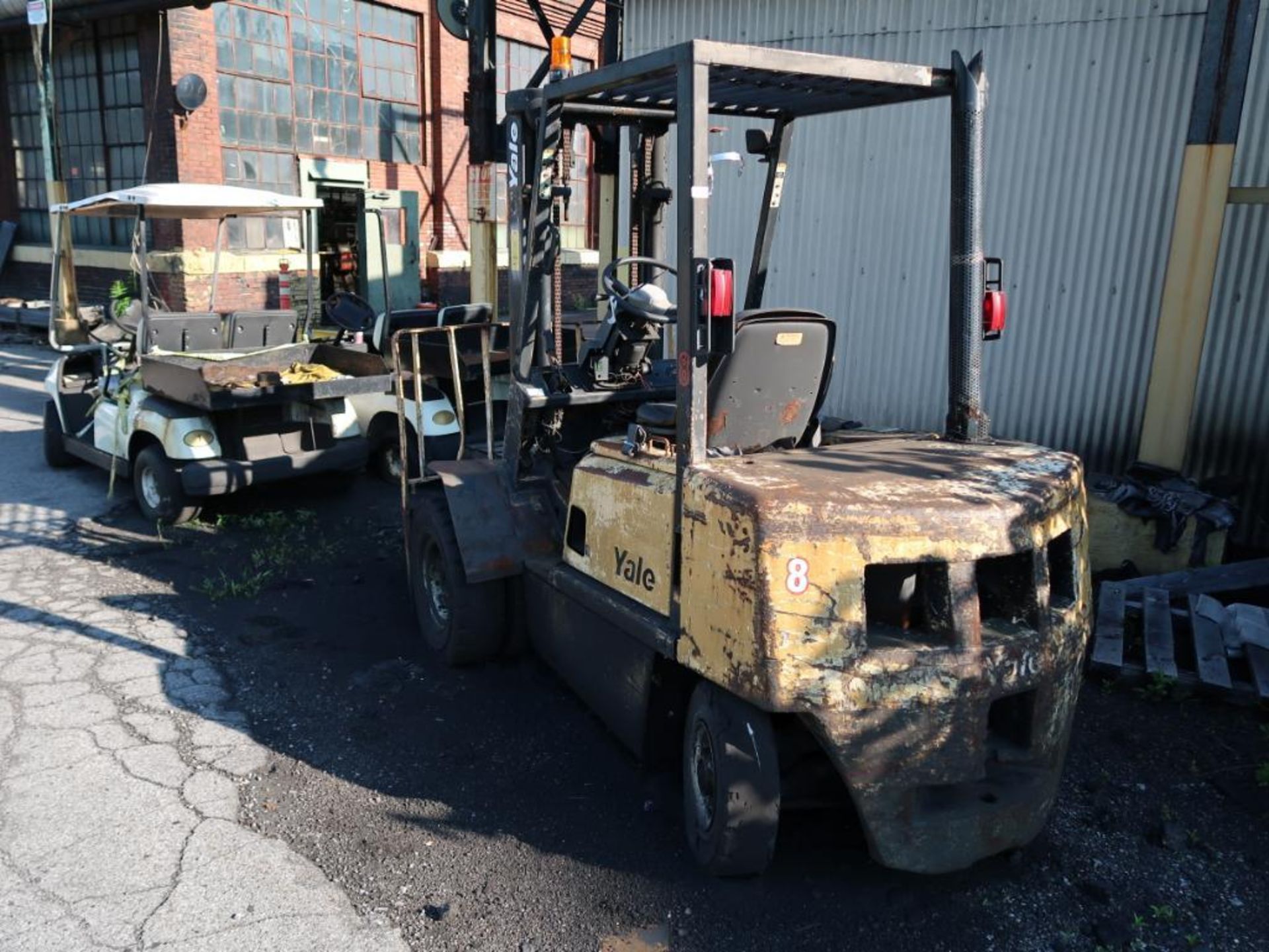 Yale Diesel Forklift 8000 lb (est), Dual Pneumatic Tires, Overhead Guard, 2-Stage Mast, (needs - Image 2 of 2