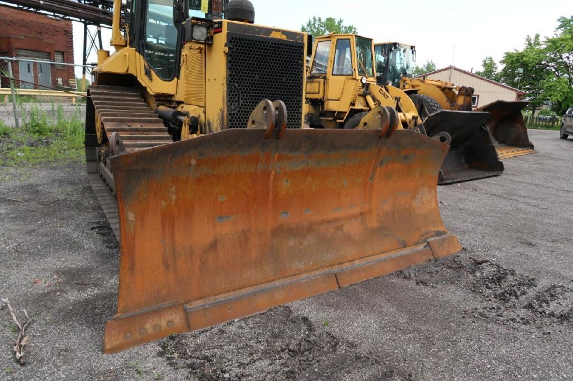 Caterpillar Crawler Tractor Model D6MXL, S/N MT3WN03444, 23.5 in. Track, 120 in. Angle Blade, 3- - Image 4 of 6