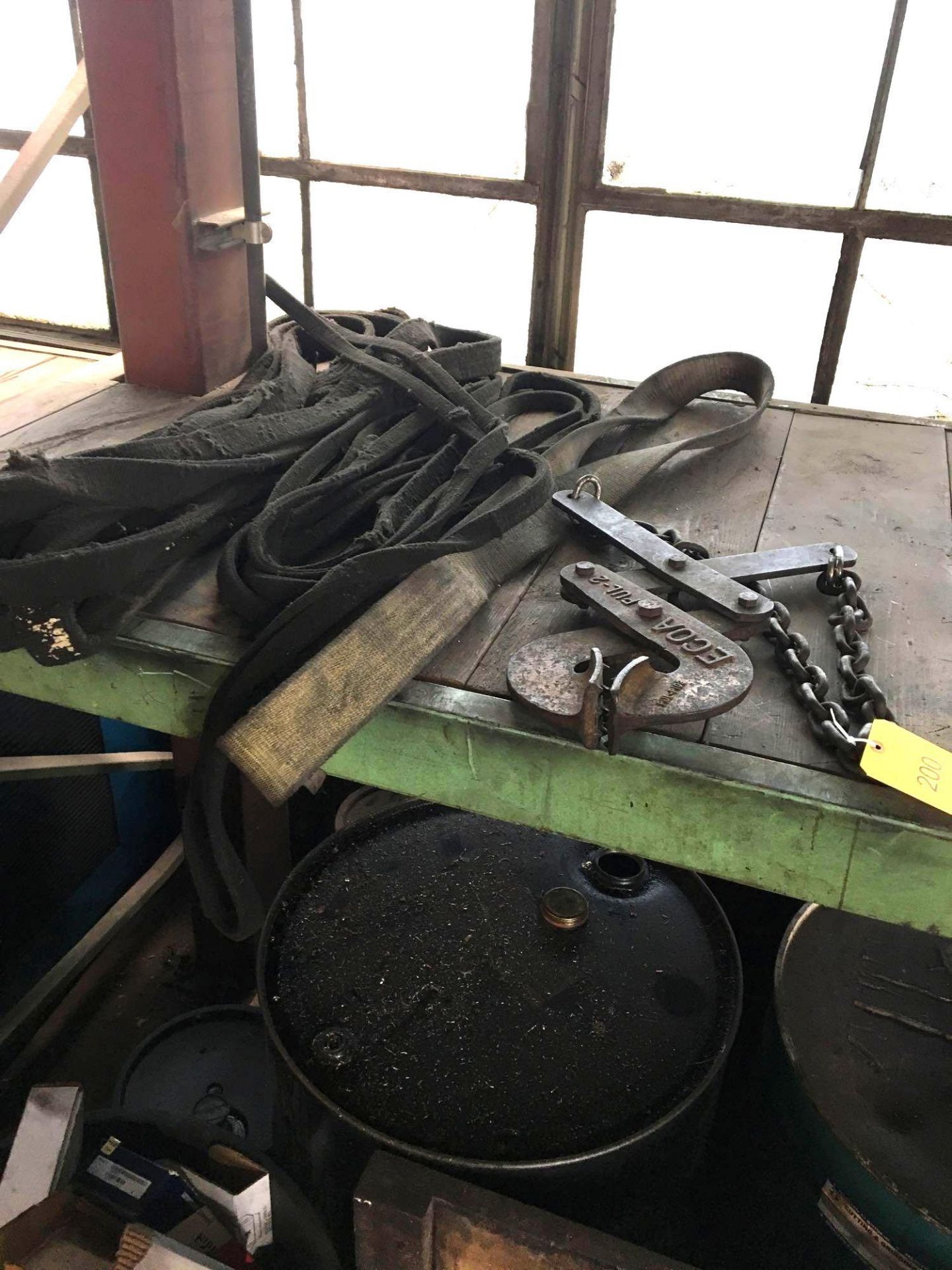 LOT: Assorted Pallet Puller and Lifting Straps