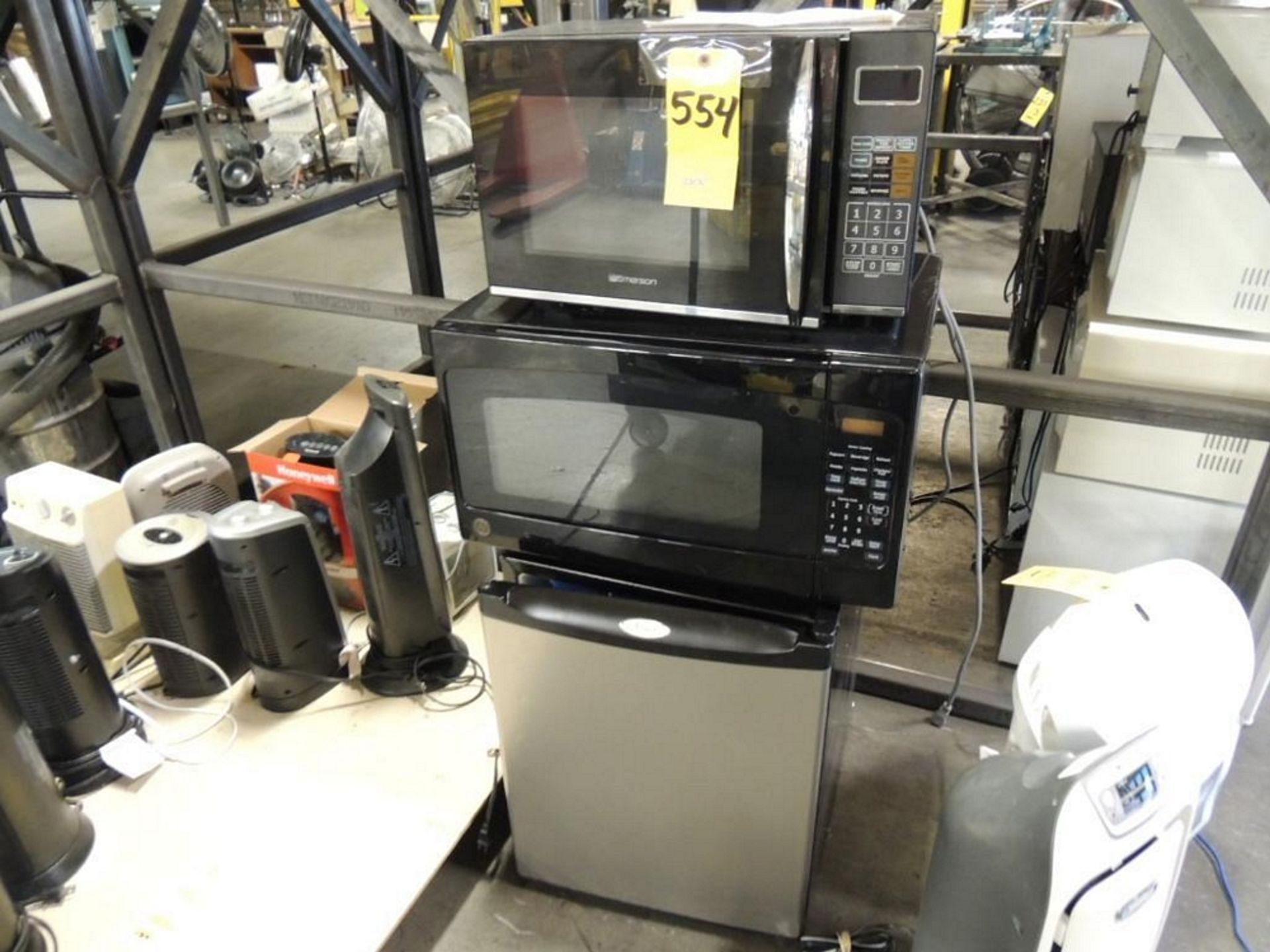 LOT: Whirlpool Refridgerators, GE and Emerson Microwaves