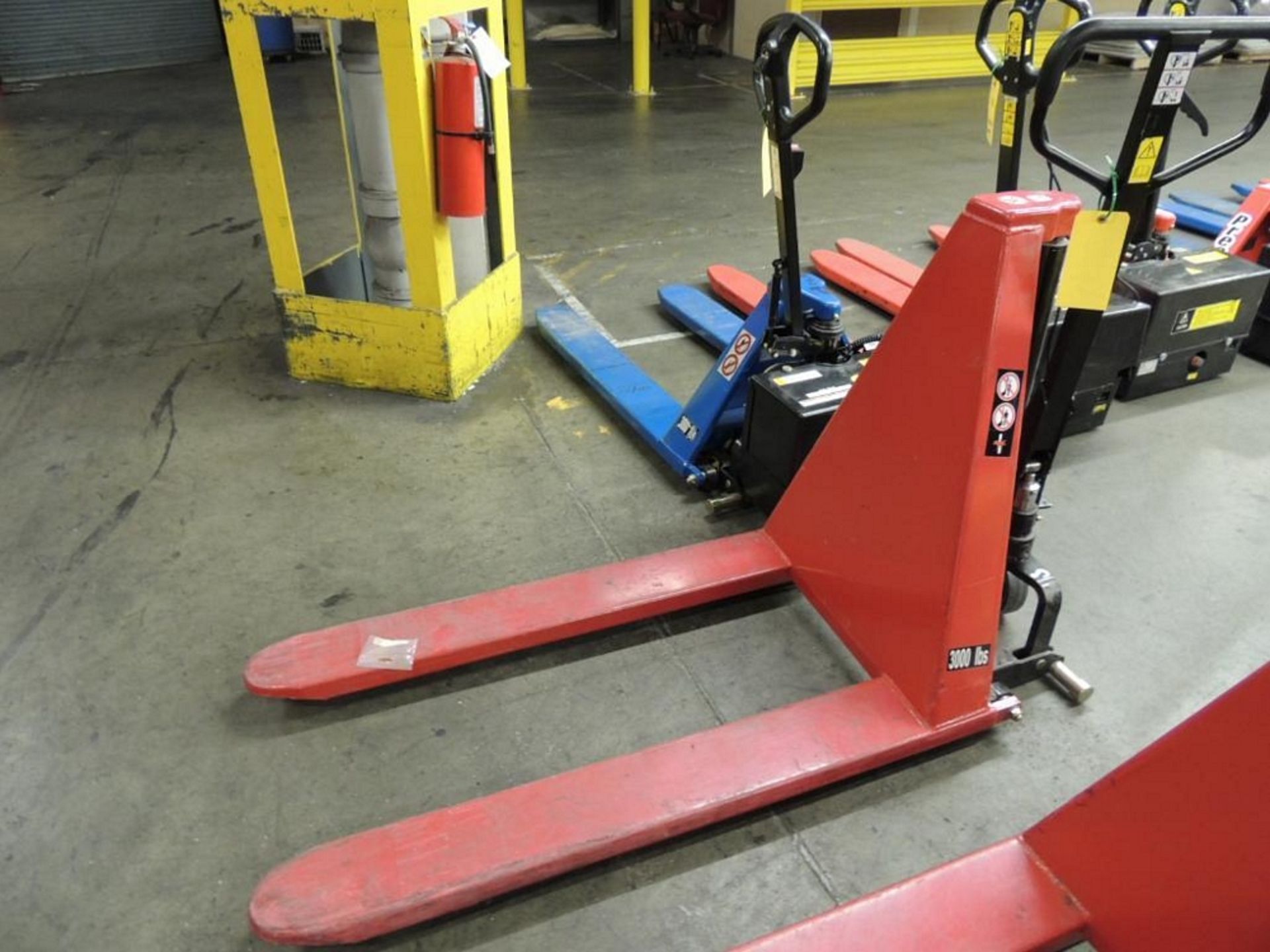 Uline Heavy Duty Scissor Hydraulic Pallet Truck Model H-5441, 3000 lb.Cap. 27 in.