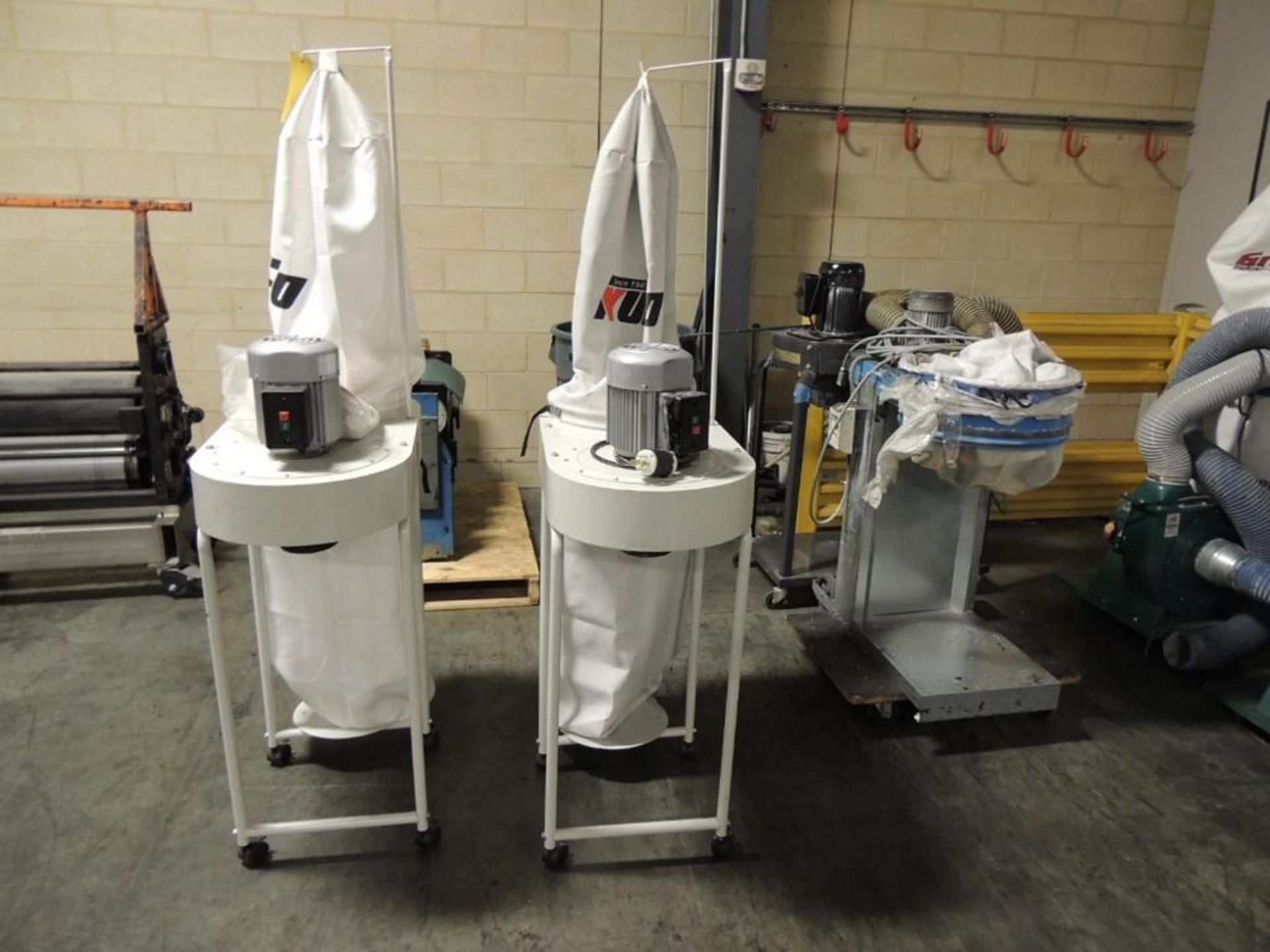 LOT: (2) Kufo Dust Collector Model Ufo-101h, 220/480 Volt, (2) Unknown Mfg. Dust Collectors Incomple - Image 3 of 3
