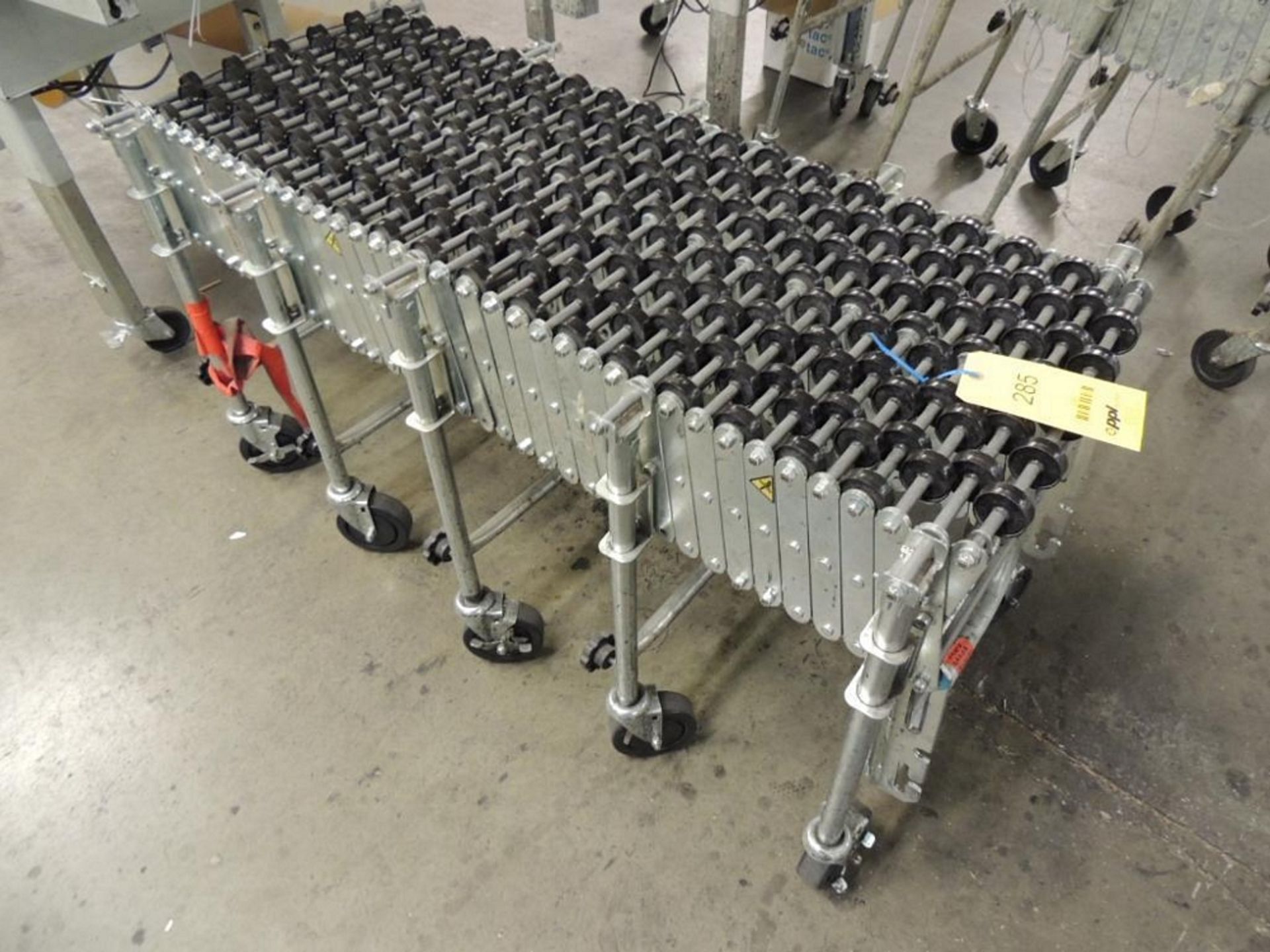 Nesta Flex Flexible Accordion Roller Conveyor Model 175, 18 in. x 14 ft.