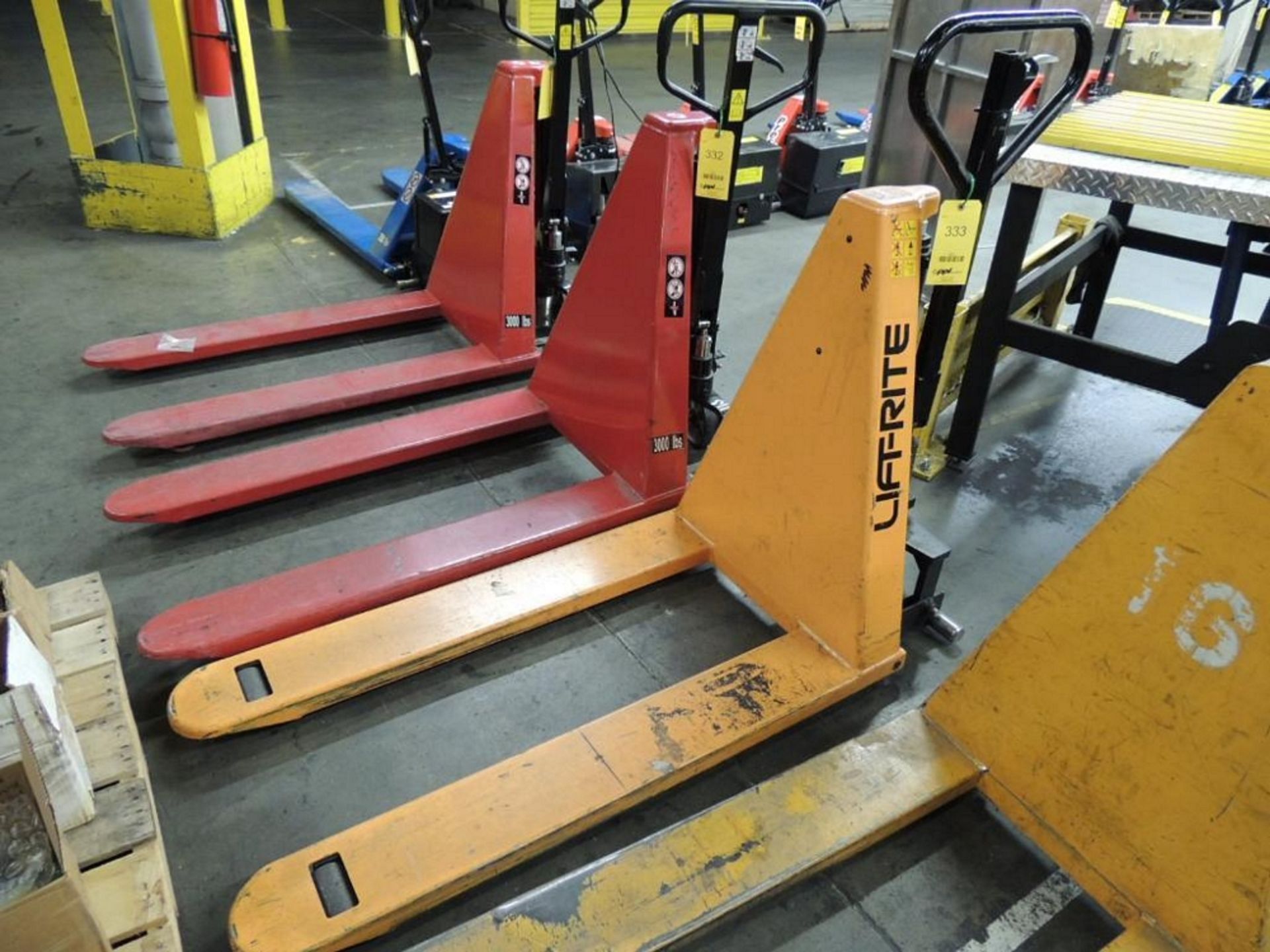 Lift-Rite Scissor Hydraulic Pallet Truck Model RG30E, 3000 lb.Cap. 27 in.