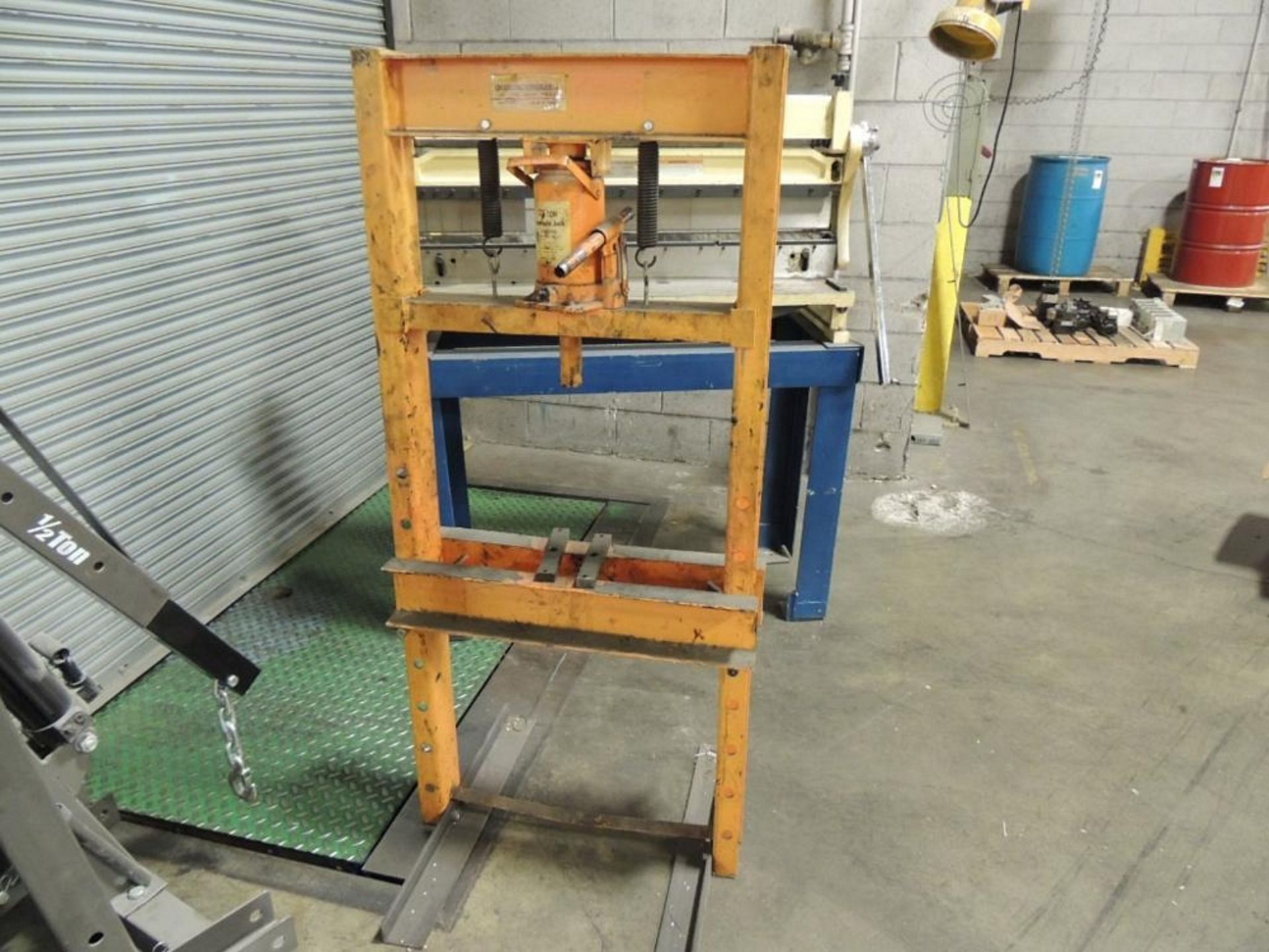 Central Hydraulics Shop Press, 20 Ton Cap.