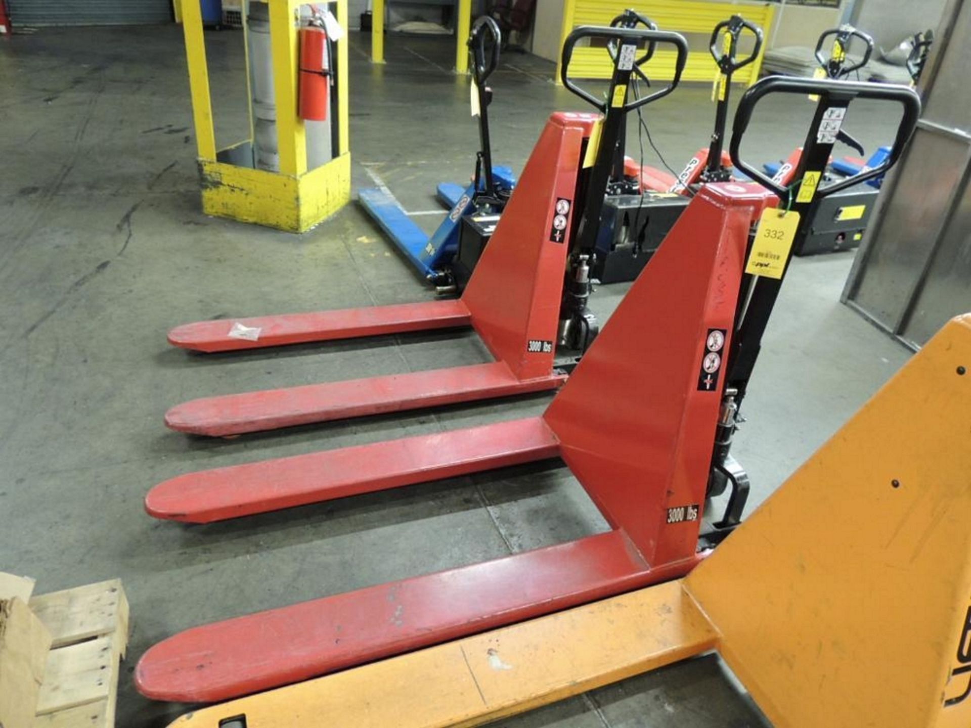 Uline Heavy Duty Scissor Hydraulic Pallet Truck Model H-5441, 3000 lb.Cap. 27 in.