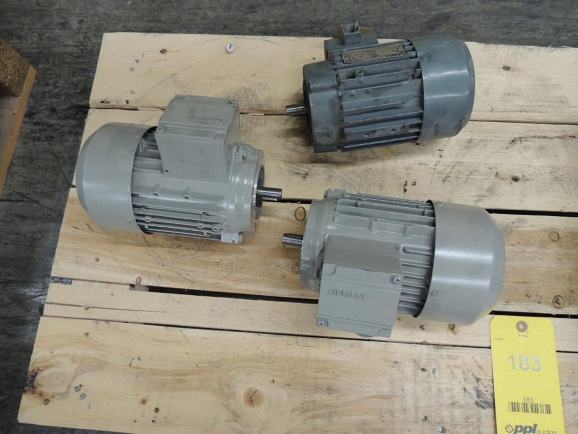 LOT: (1) Alren 50/60 Hz. W/ Pujol 90 Deg. Gear Reducer, (2) Siemens 60 Hz. Motors New, (1) Siemens 6