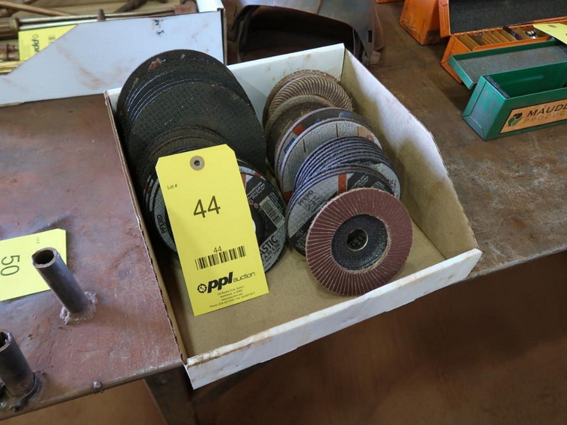 LOT: Assorted Grinding Discs