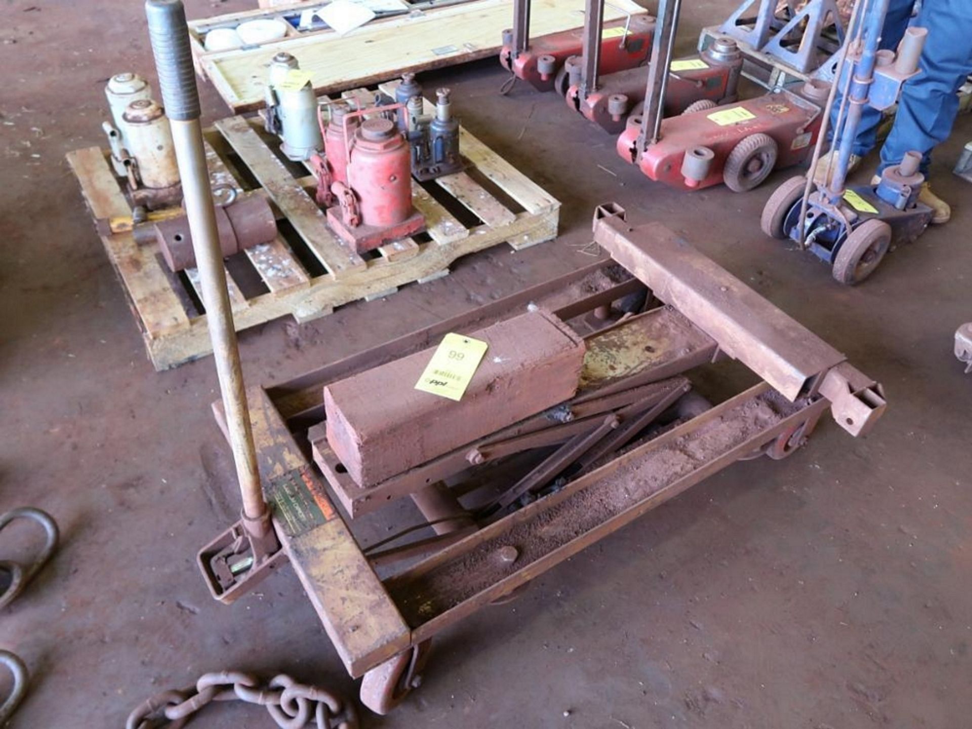 Milwaukee 4000 lb. Heavy Equipment Jack