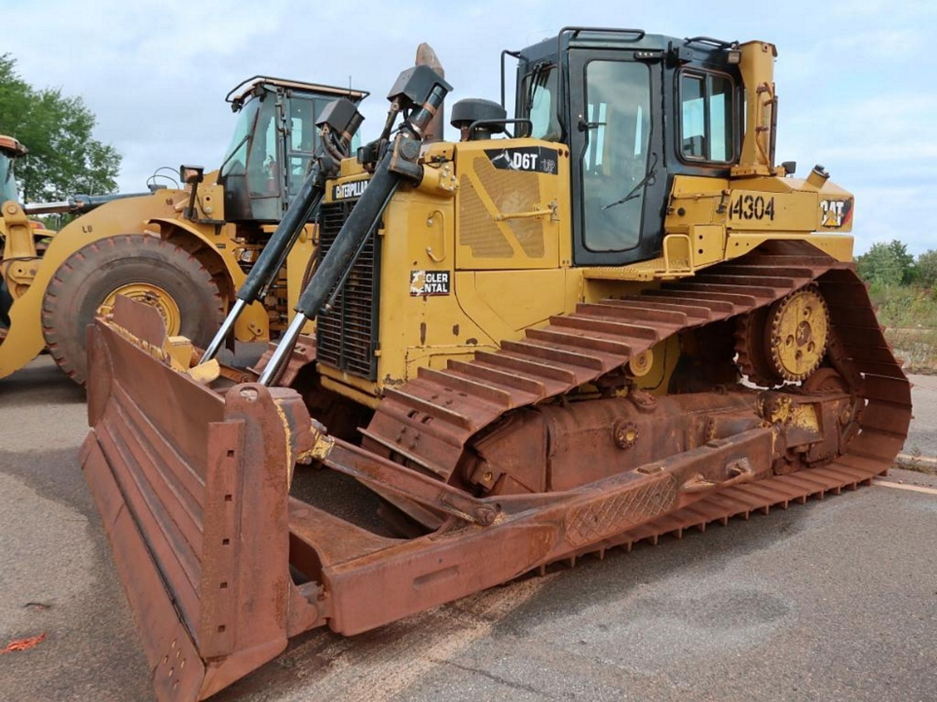 Caterpillar D6T Crawler Tractor, S/N KZJB00246, EROP, 153 in. Blade, 13,760 hours indicated - Image 2 of 5