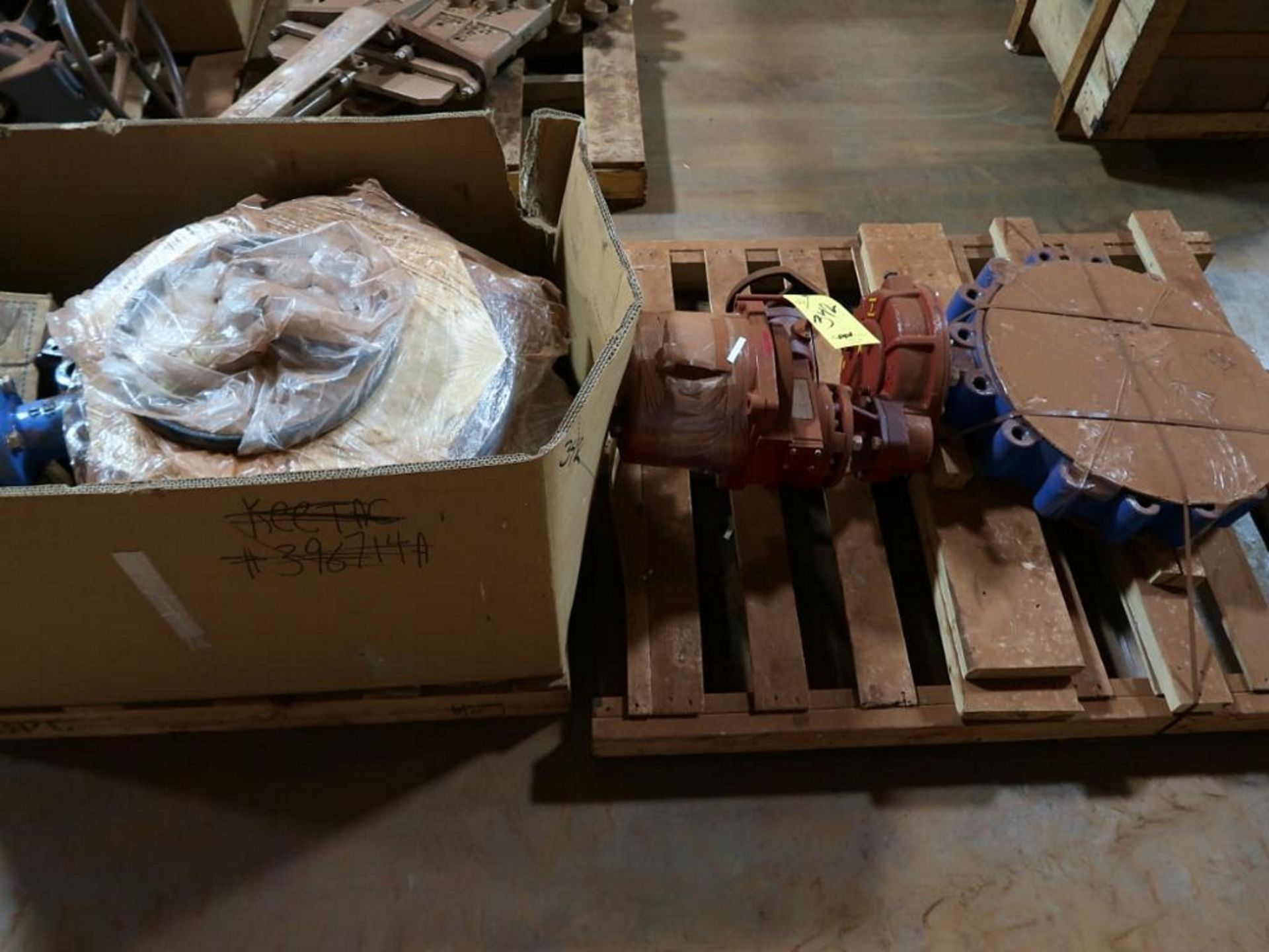 LOT: (38) Assorted Gate & Butterfly Valves on (12) Pallets & (1) Crate - Image 5 of 9