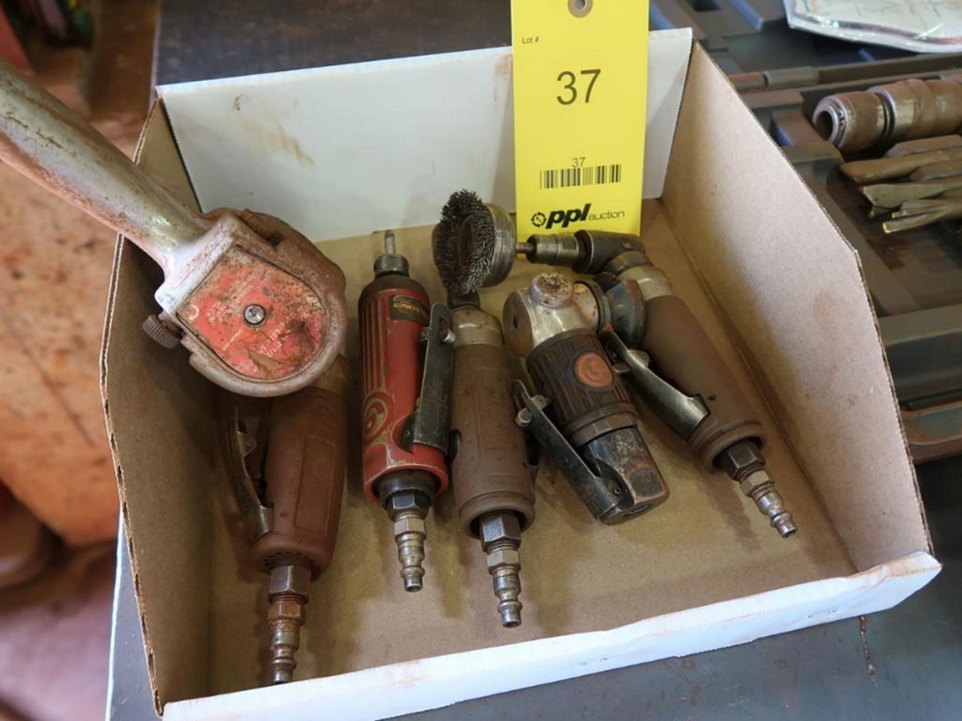 LOT: (6) Assorted Pneumatic Guns