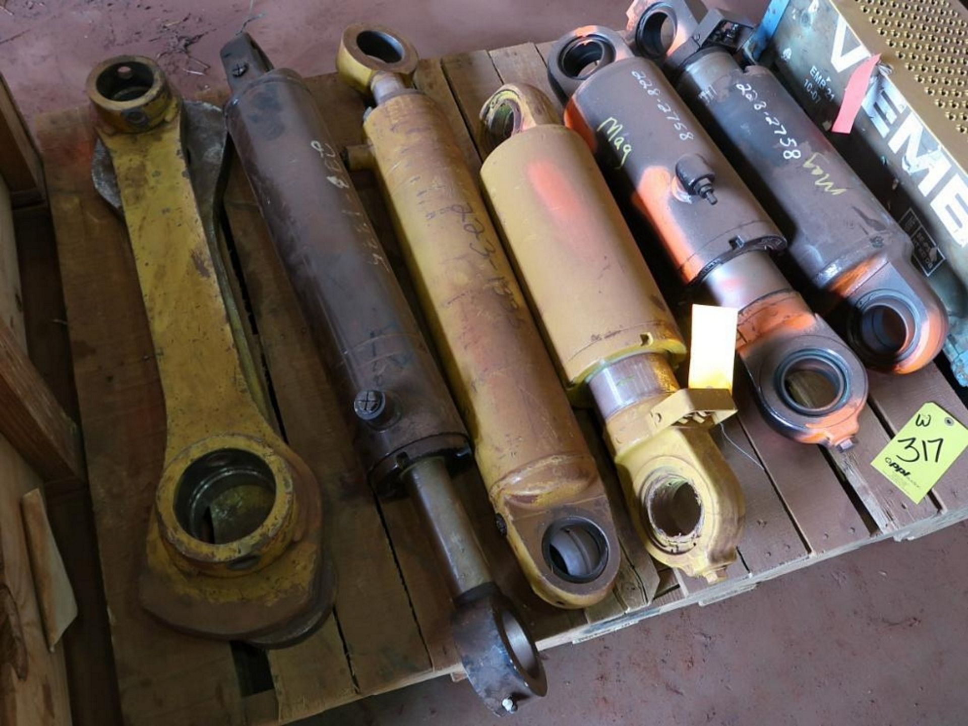 LOT: Assorted Caterpillar Parts including Rollers, Pumps, Brake Caliper, Cylinders & Pins in (3) Cra - Image 5 of 6