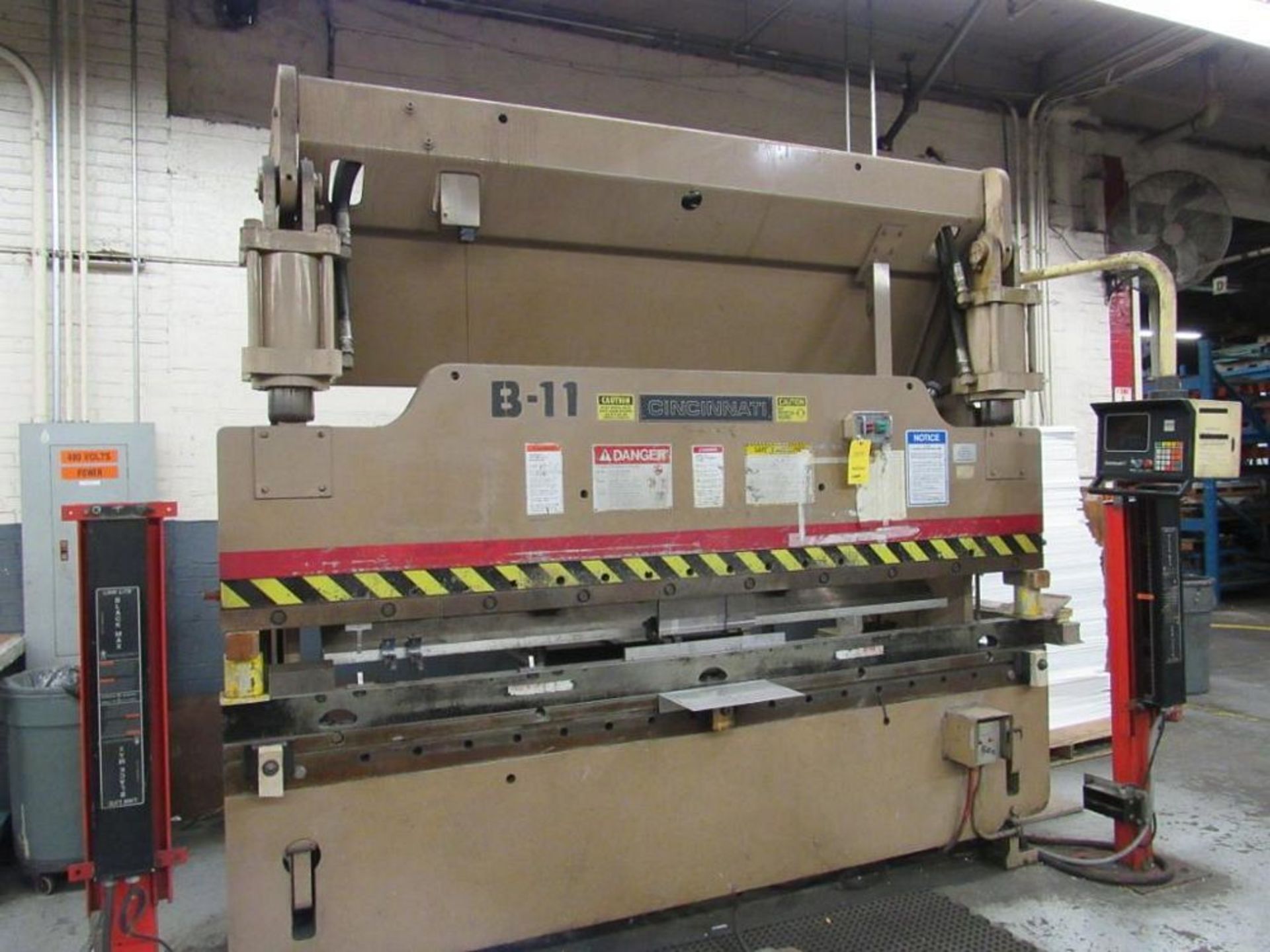 Cincinnati Autoform 90 Ton 2-Axis CNC Hydraulic Press Brake Model 90CBX8FT, S/N 47233, 120 in. Bed,