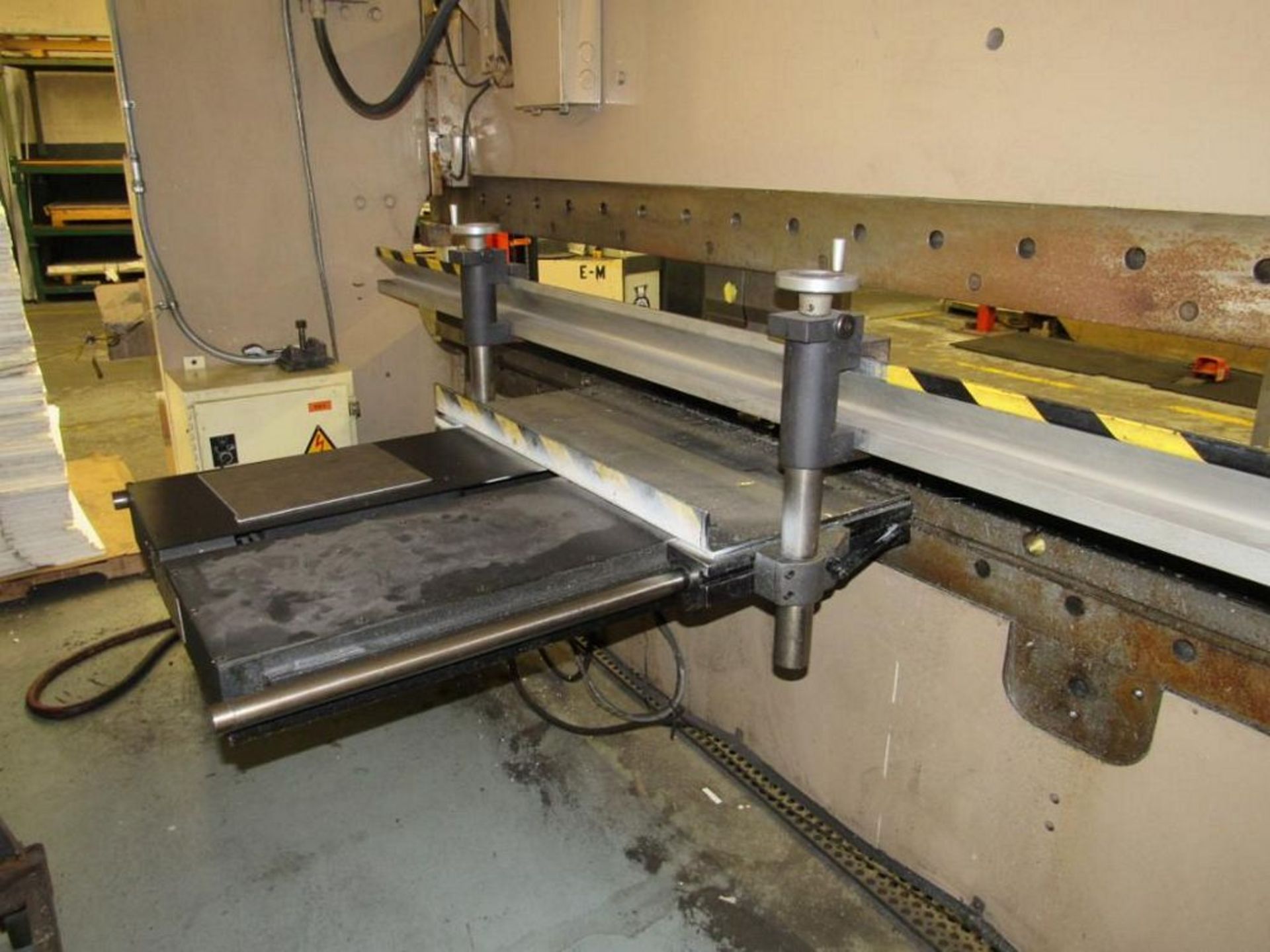 Cincinnati Autoform 90 Ton 2-Axis CNC Hydraulic Press Brake Model 90CBX8FT, S/N 47233, 120 in. Bed, - Image 5 of 5