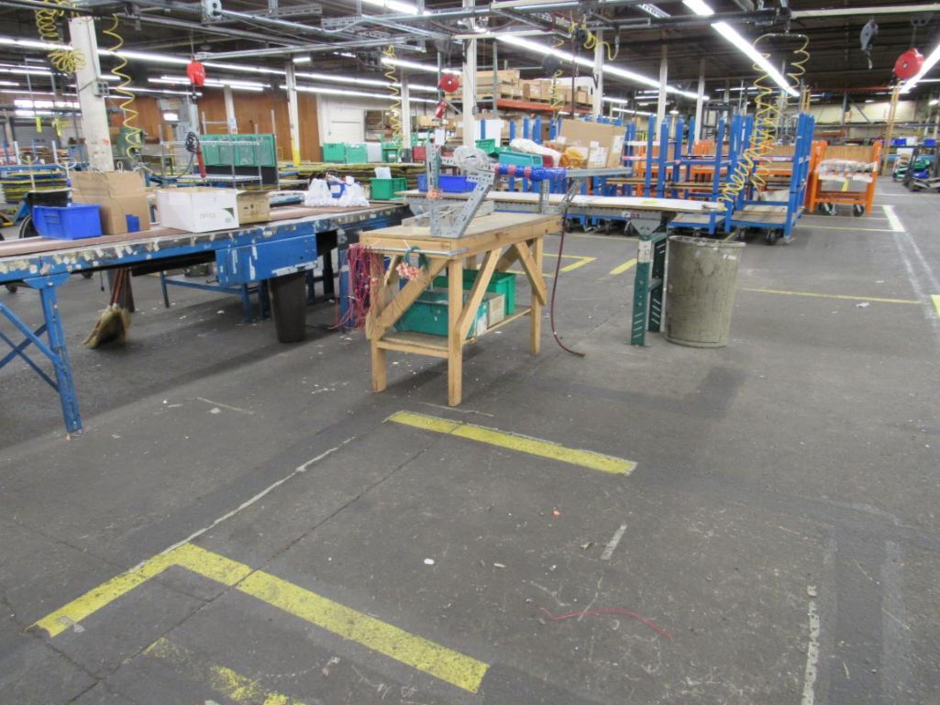 LOT: Stone Packaging Line #C including: (1) 19 in. x 8 ft. Roller Conveyor Table (1) 24 in. x 21 ft. - Image 4 of 6