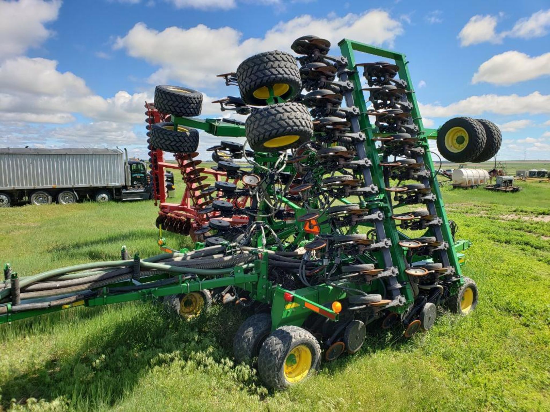 2011 John Deere Air Seeder Model 1890C, 36 ft. Capacity, sn 1A81890CEAF740142 with Model 1910 Tow Be - Image 5 of 7