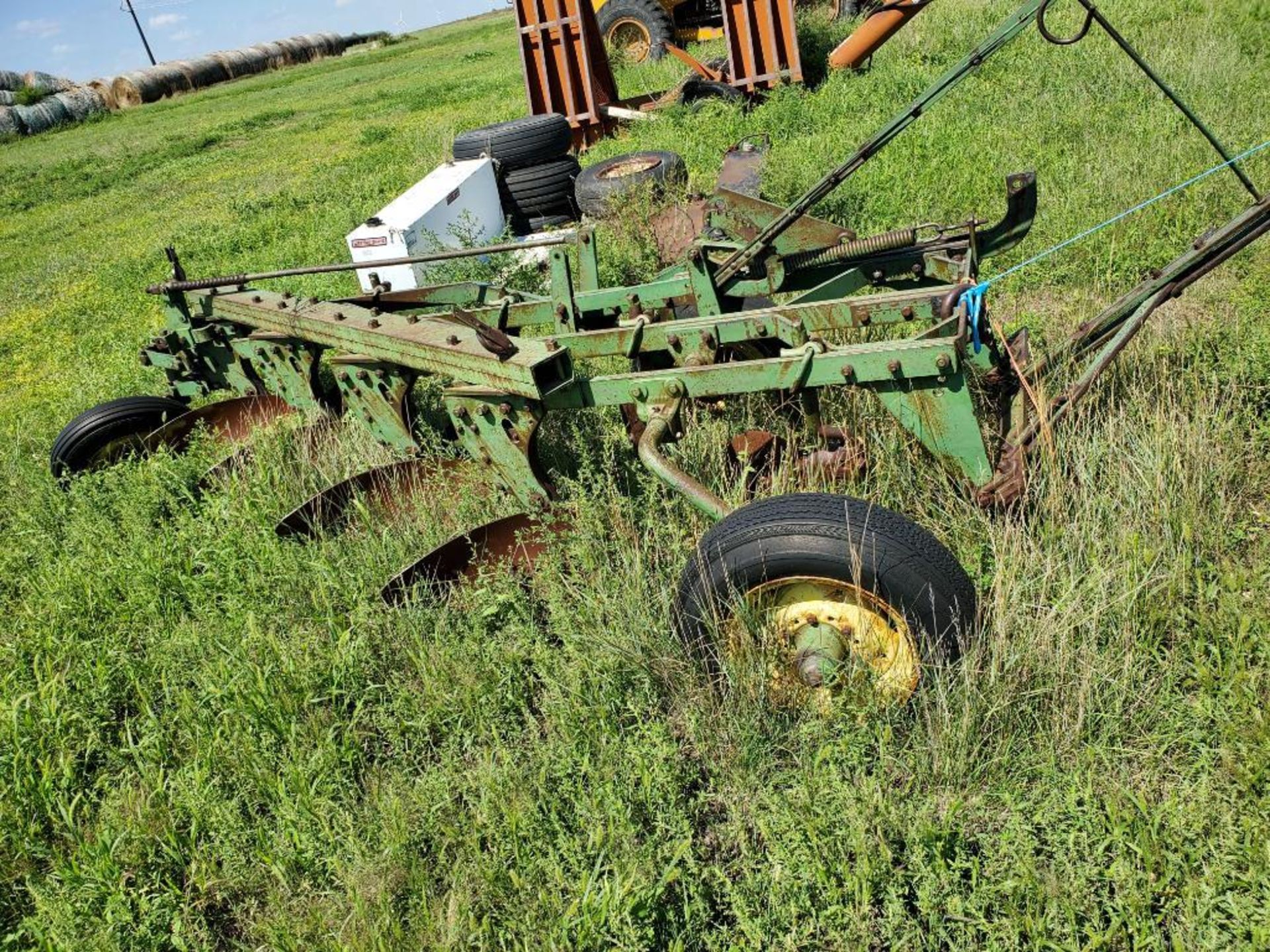 Green cultivator, 24844, wx951, g901-a, 4 Bottom JD Plow - Image 3 of 6