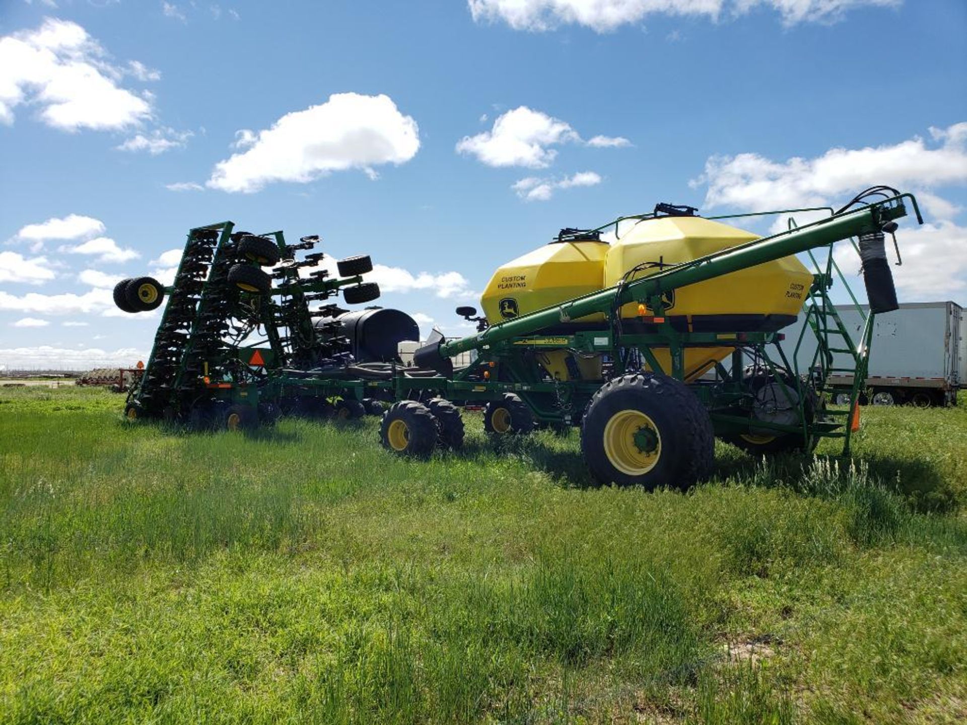 2011 John Deere Air Seeder Model 1890C, 36 ft. Capacity, sn 1A81890CEAF740142 with Model 1910 Tow Be - Image 6 of 7