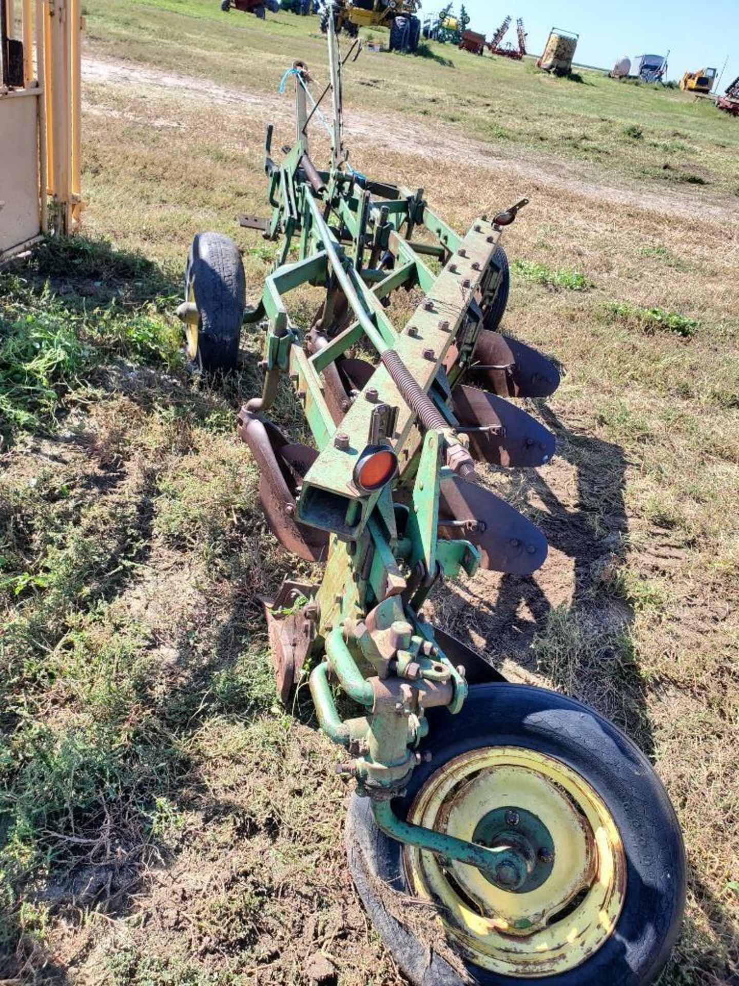 Green cultivator, 24844, wx951, g901-a, 4 Bottom JD Plow - Image 6 of 6