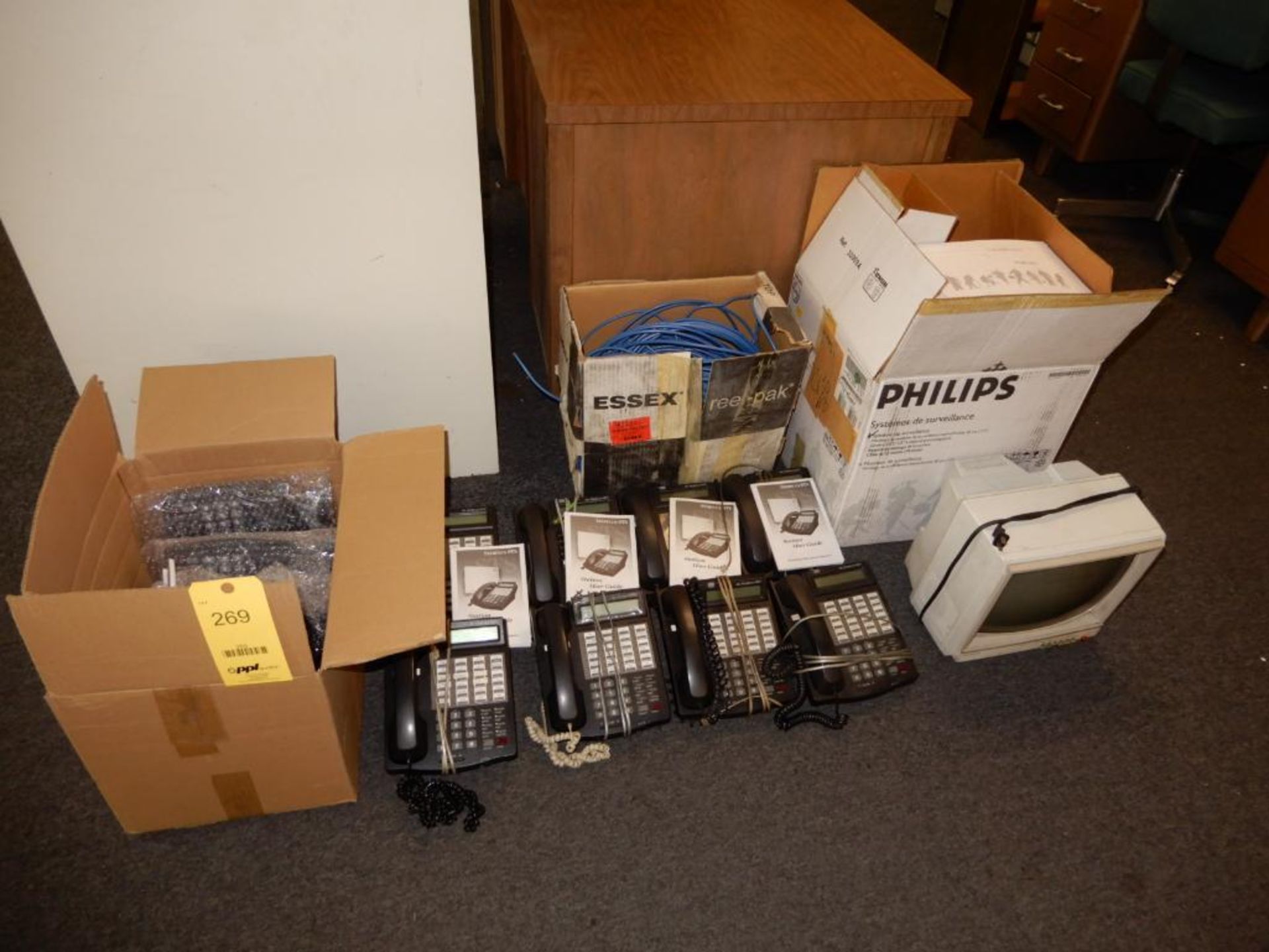 LOT: Approx. (10) Phones, Some New