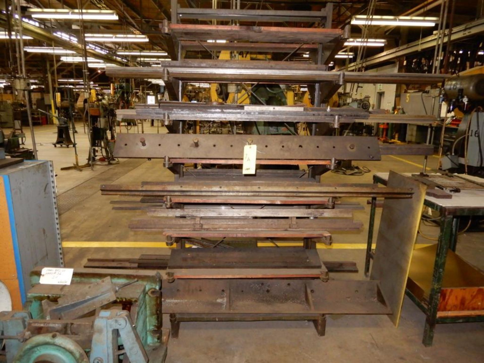 LOT: Rack with Dies for Press Brake