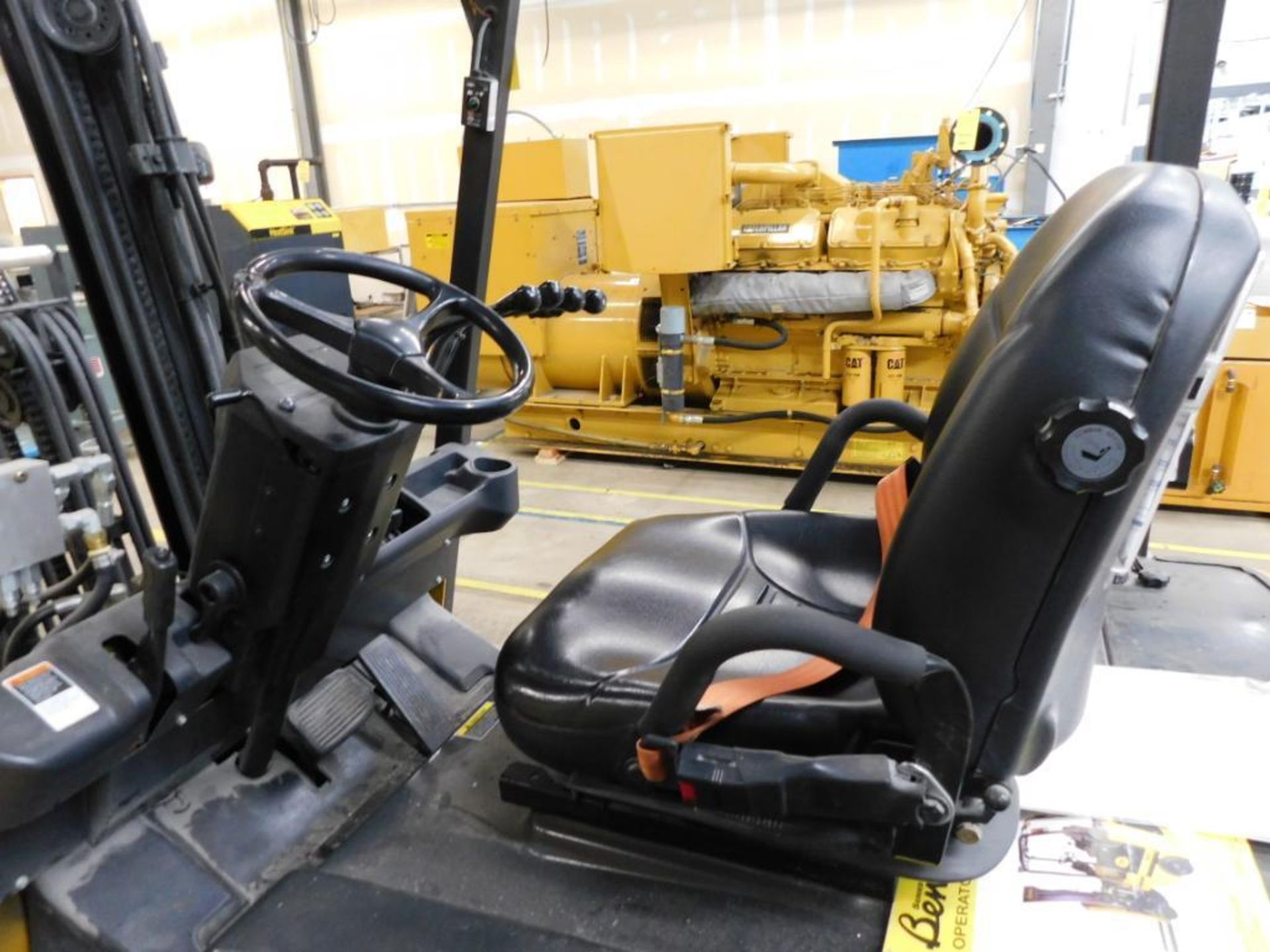 Caterpillar 2700 lb. Electric Forklift Model ET4000, S/N ETB140640, 36 Volt, 294 hours (Building #1) - Image 6 of 8