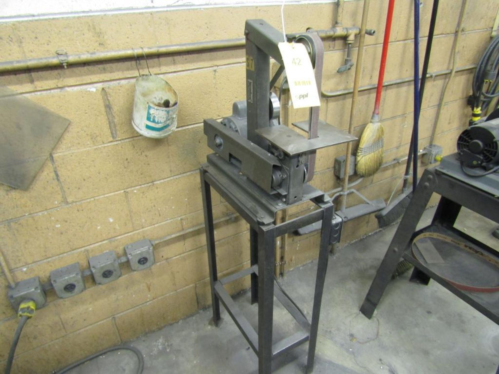 Dayton 1 in. Belt Sander Model 2Z646B