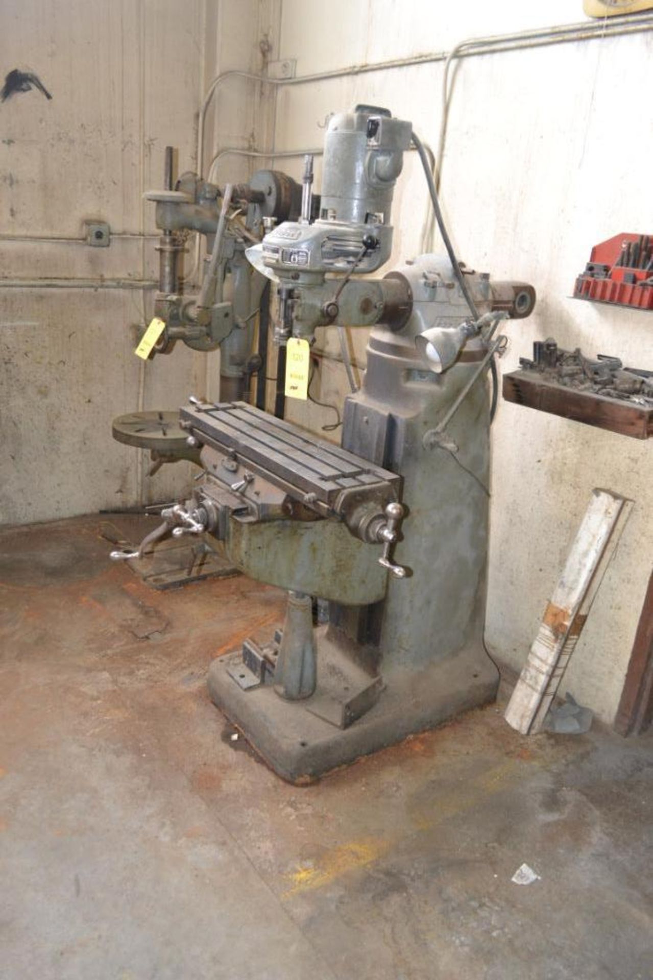 Bridgeport Milling Machine, 9 in x 32 in. Working Table S/N M16275