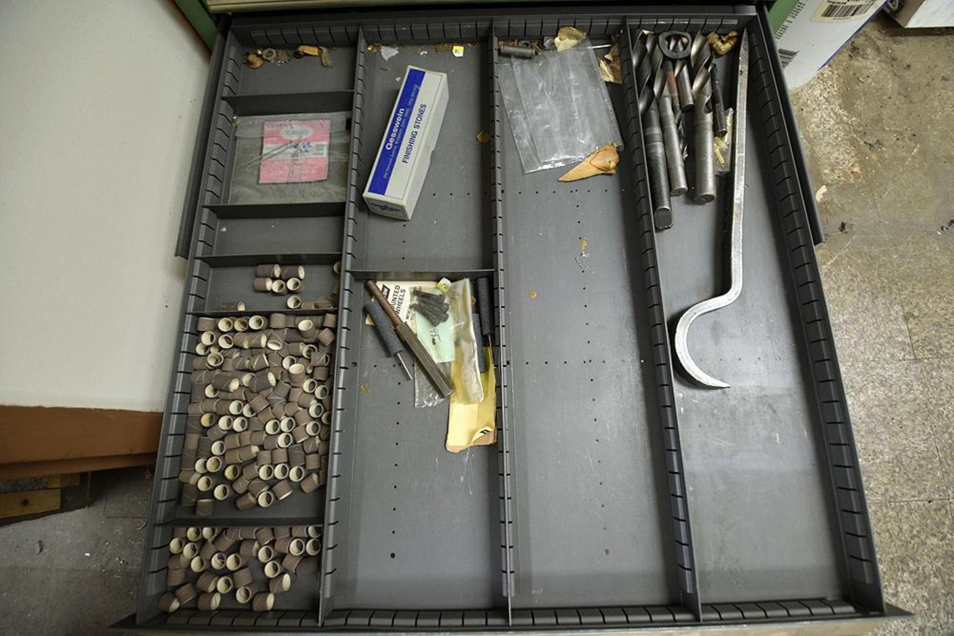 LOT: Vidmar 9-Drawer Machinist Chest w/Contents (Dies, Taps, Punches, Etc.) - Image 9 of 11