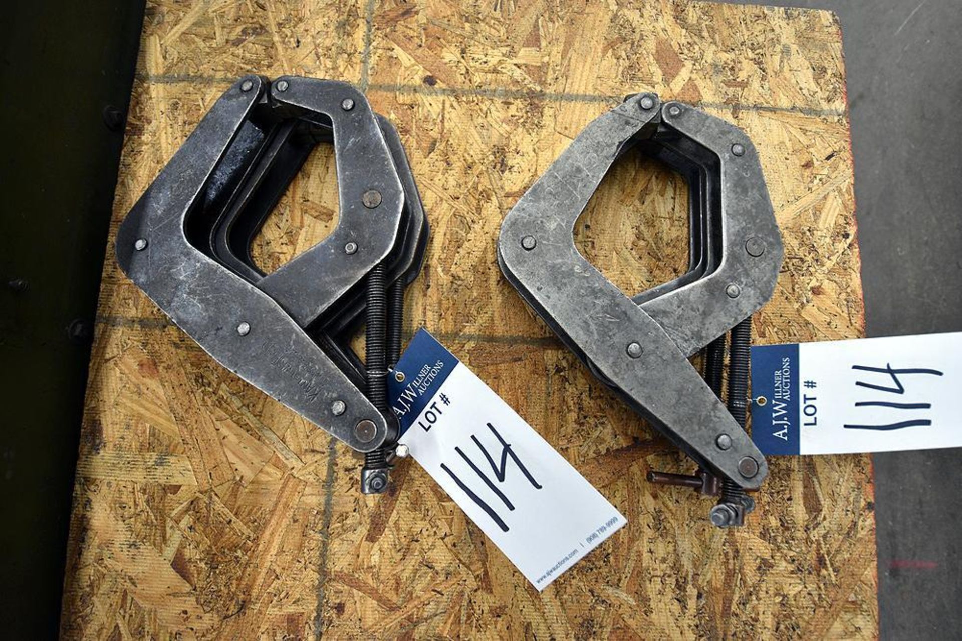 LOT: (4) Kant-Twist 6D Clamps