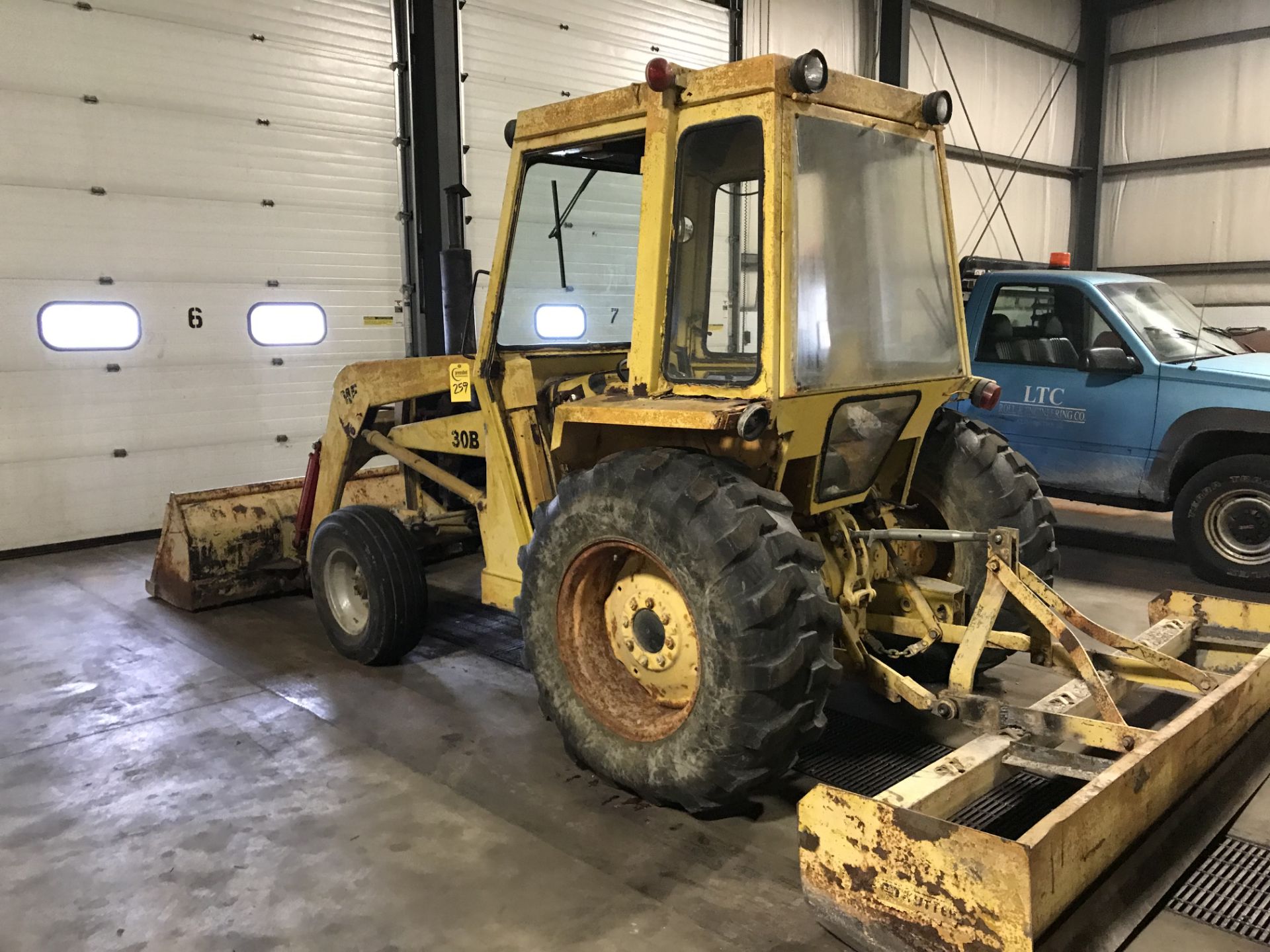 Massey Ferguson Loader - Bild 2 aus 5