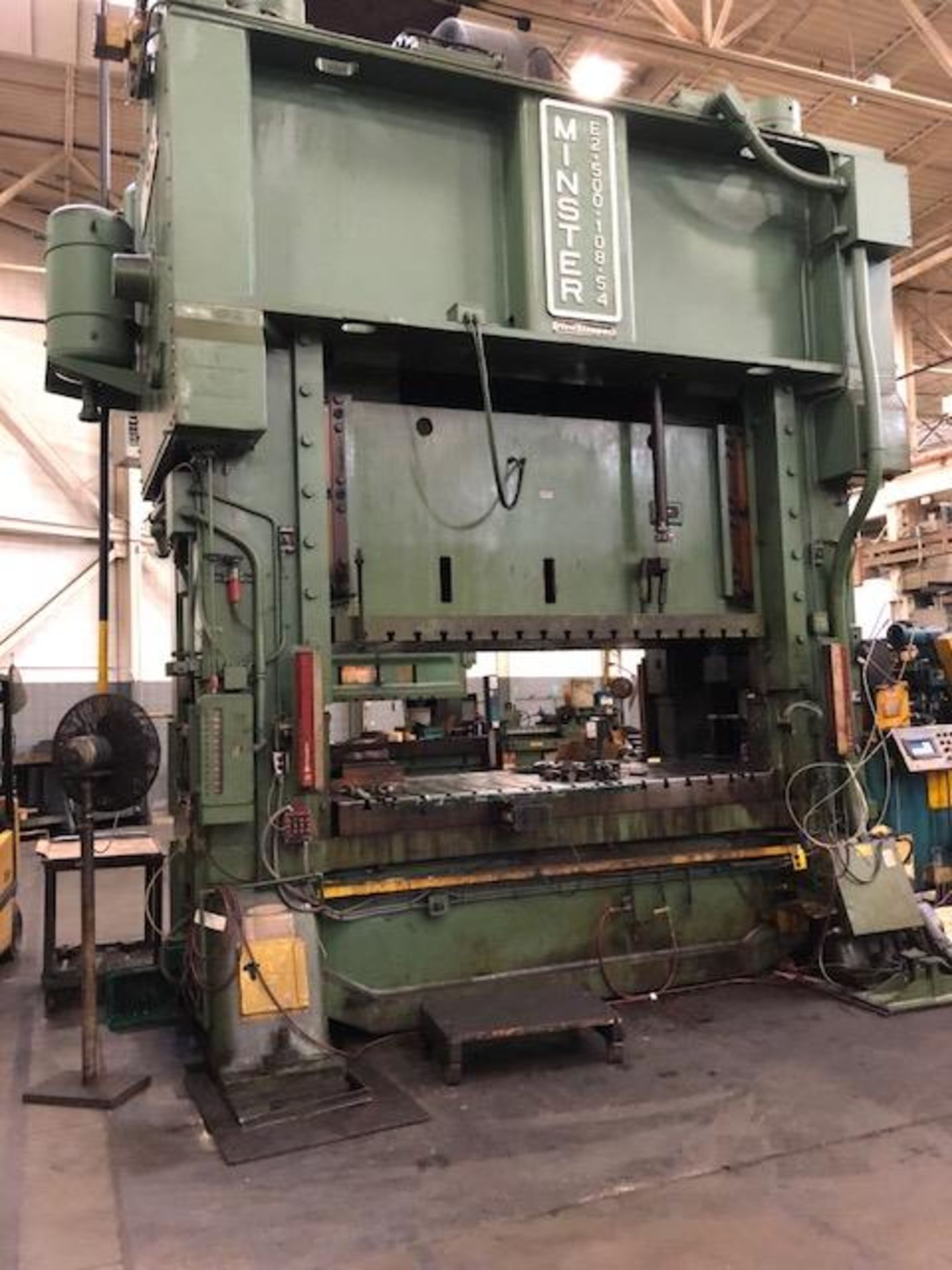 500 TON MINSTER #E2-500-108-54 SS PRESS, S/N 25994 14” STROKE, 32” SH, 6” ADJ, 0 - 50 SPM, 108 X 54” - Image 2 of 5