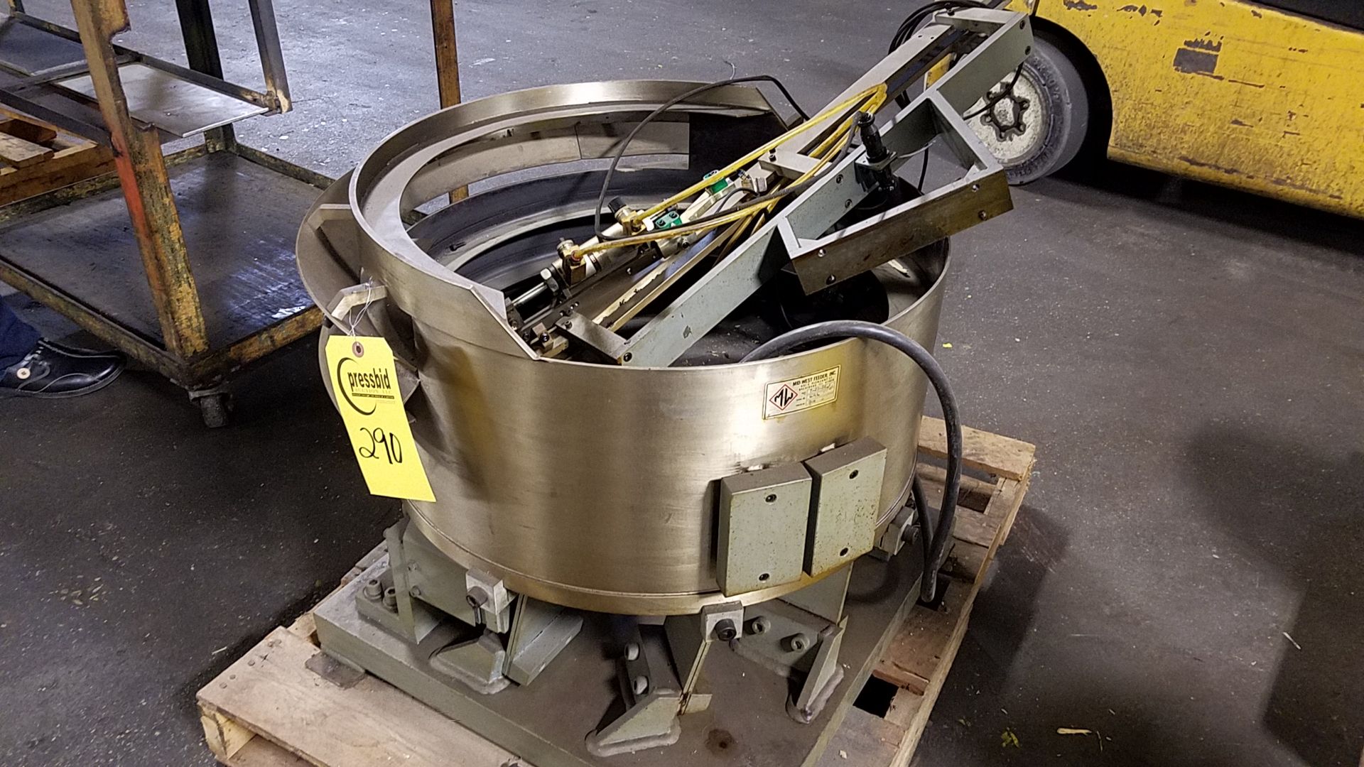 Vibratory bowl feeder