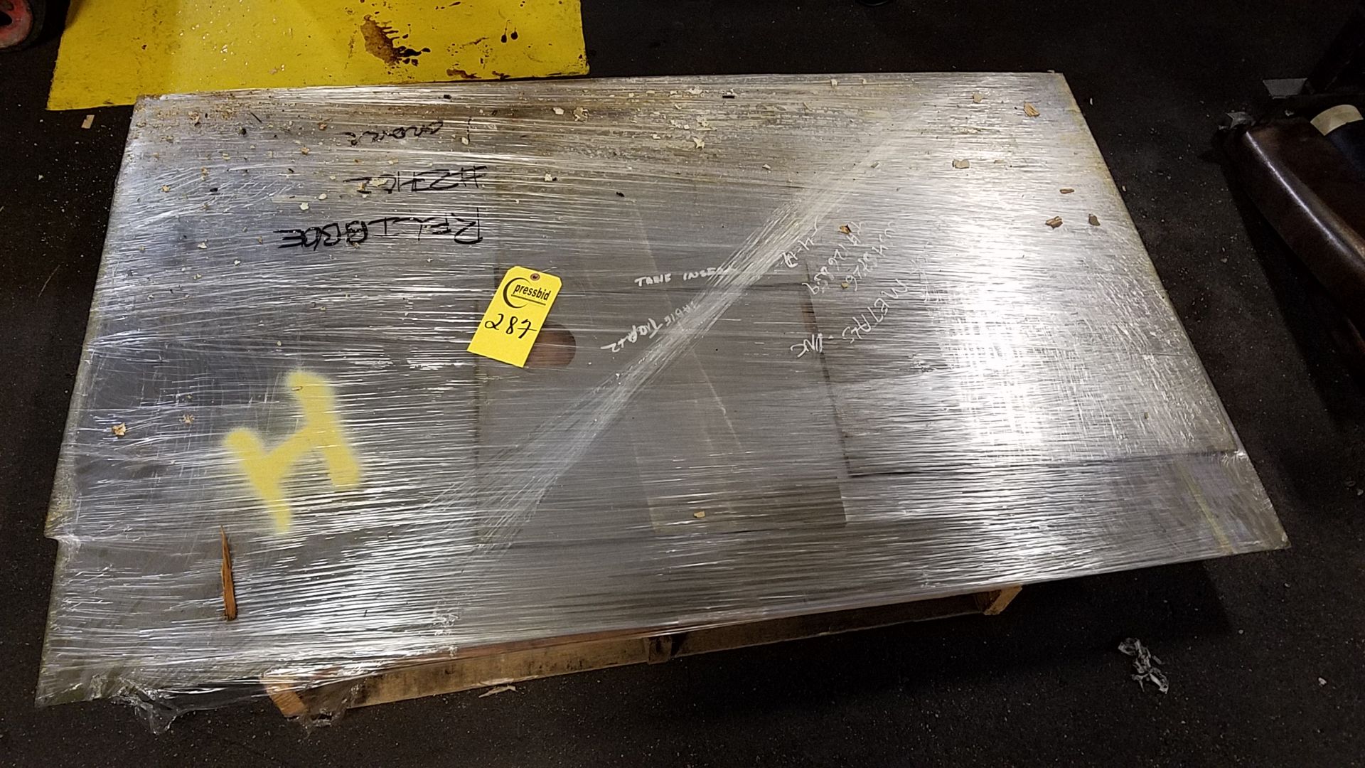 Misc steel on pallet