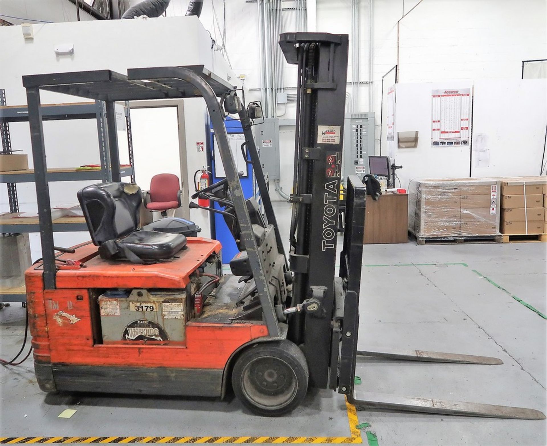 2900 LB Toyoda Mdl 5FBE15 Electric Fork Lift, S/N 23962 - Image 4 of 8