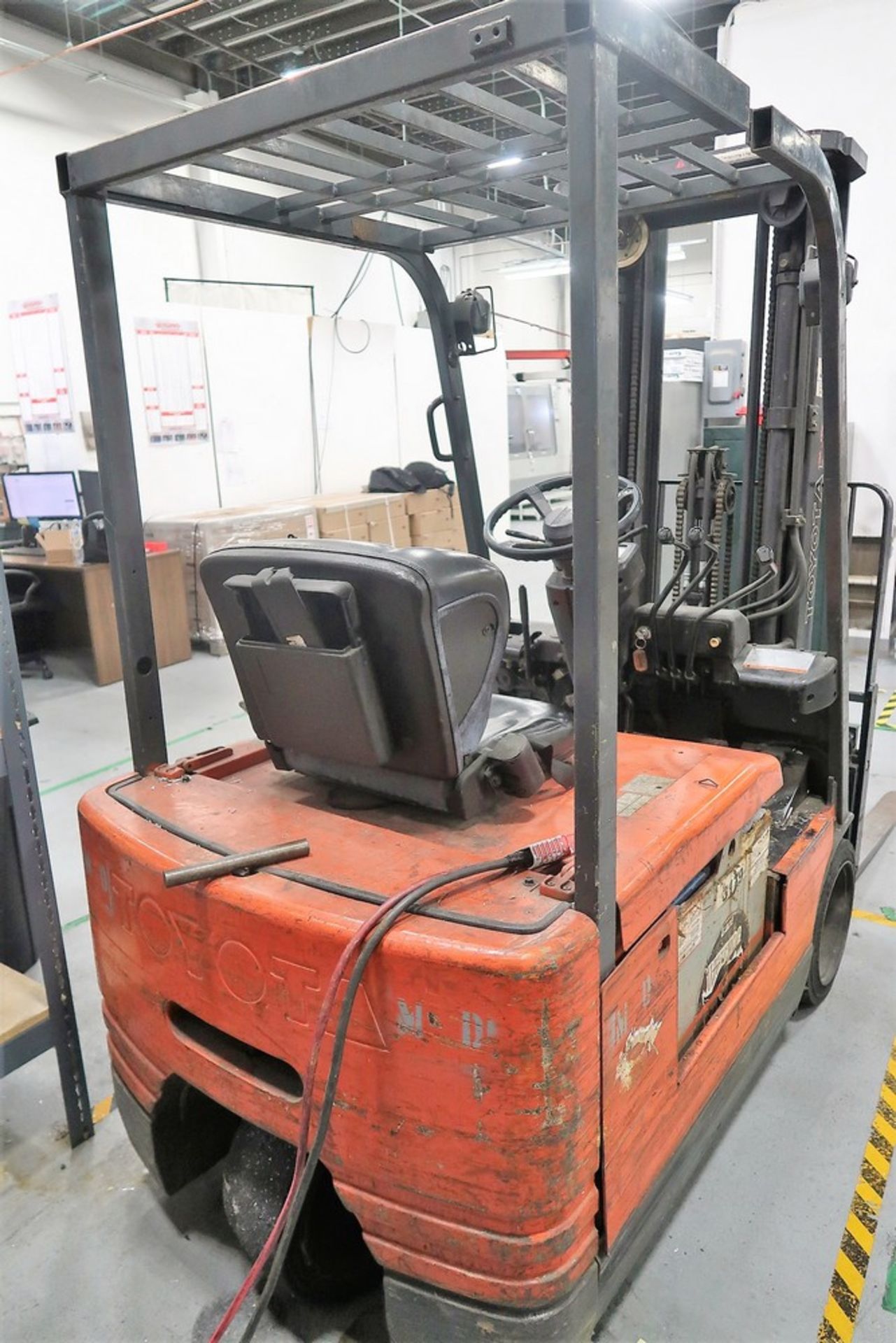 2900 LB Toyoda Mdl 5FBE15 Electric Fork Lift, S/N 23962 - Image 6 of 8