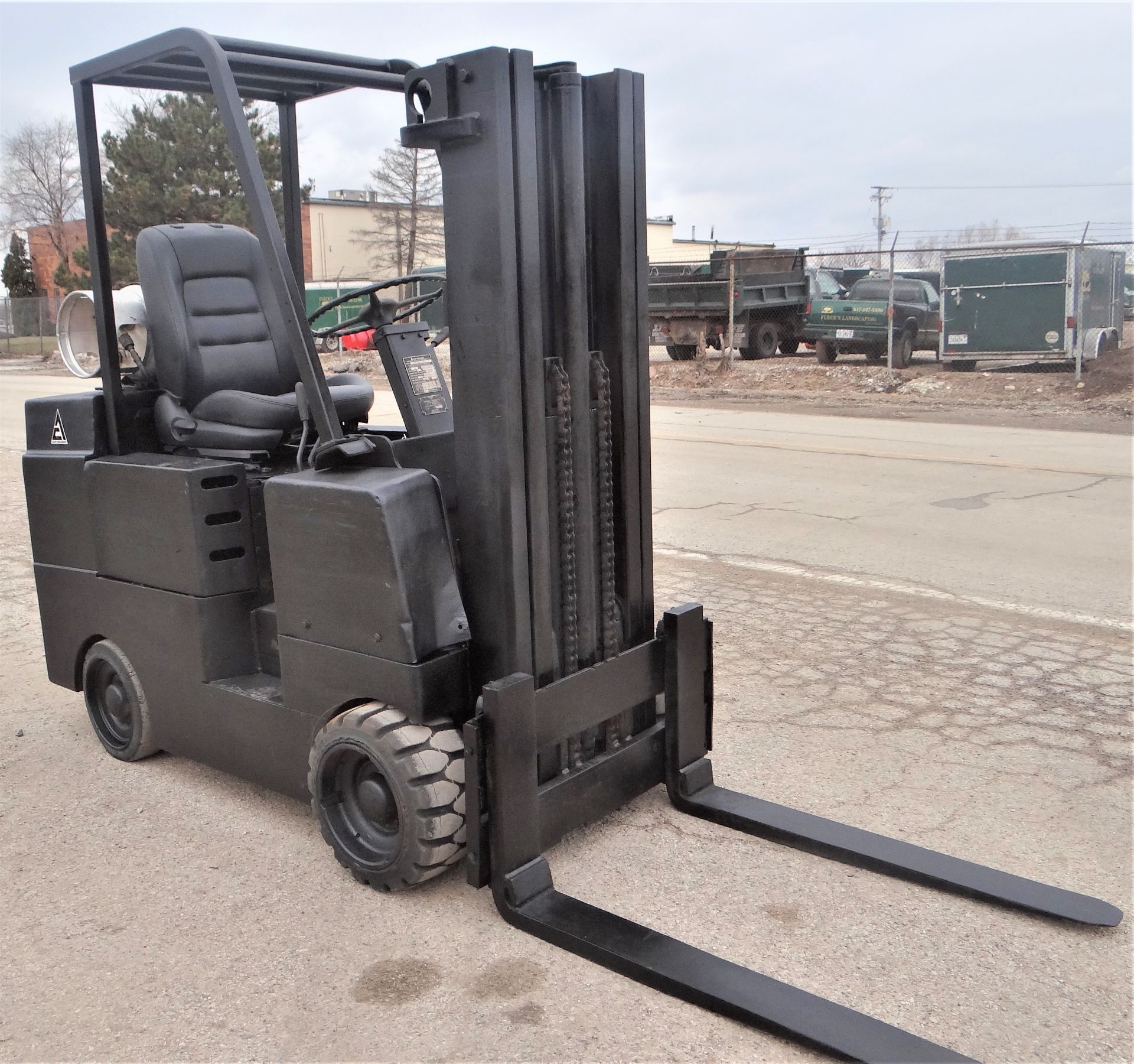 3250 LB ALLIS CHARLMERS PROPANE GAS FORK LIFT - Image 3 of 9