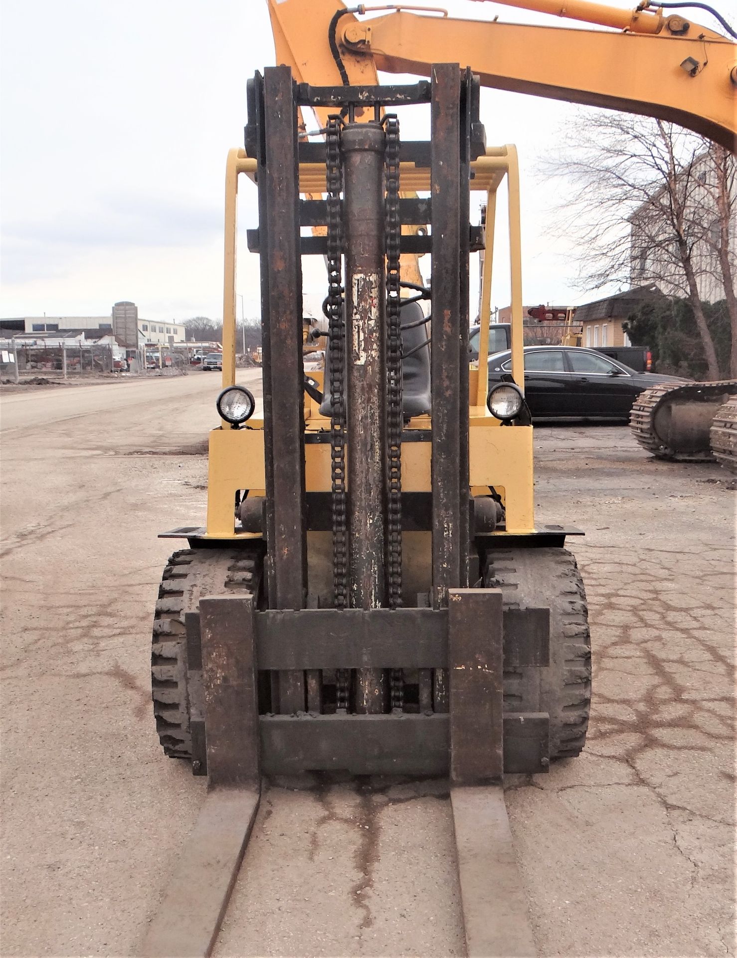 6,000 LB. ALLIS CHARLMERS PROPANE GAS FORK LIFT - Image 2 of 6