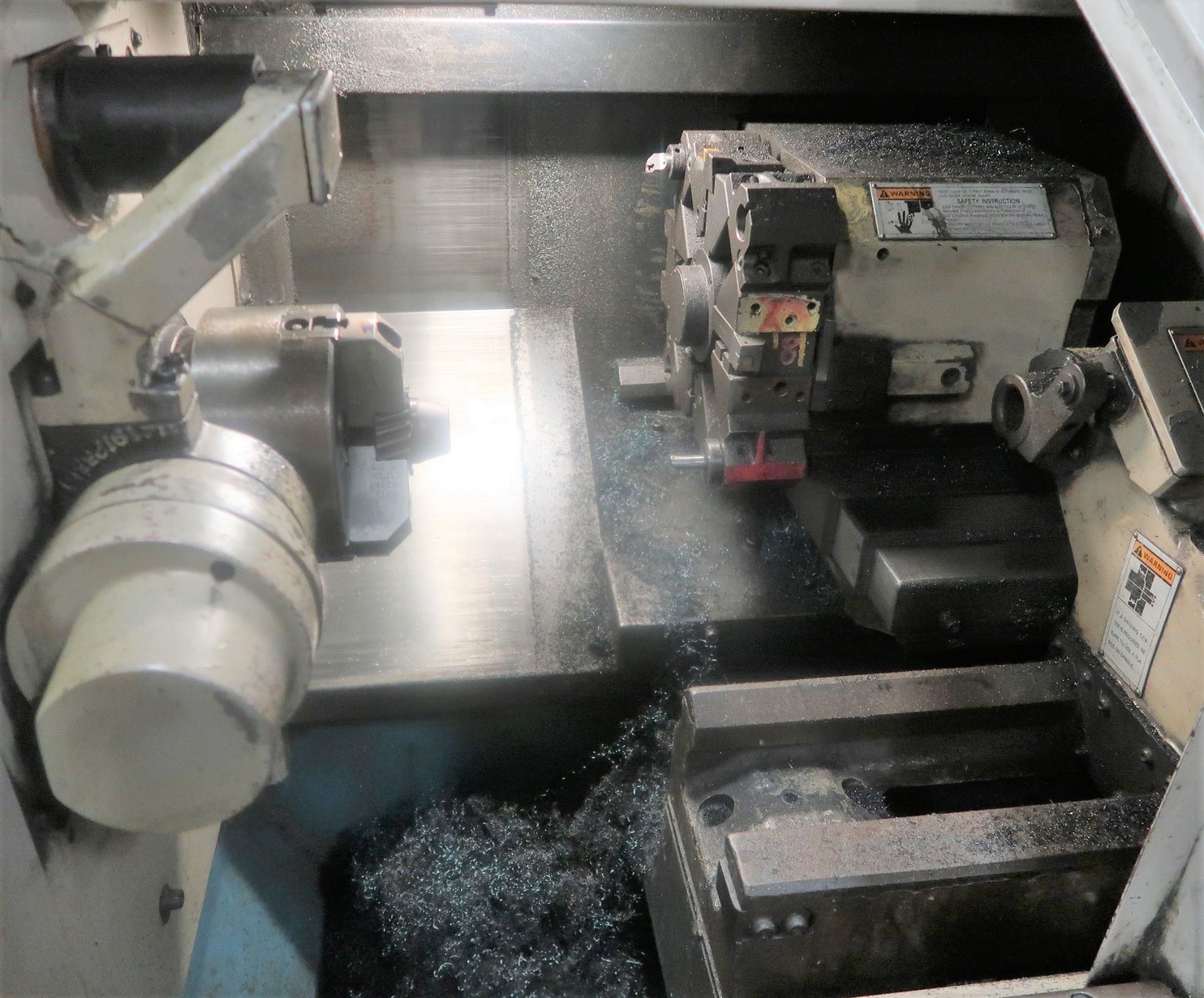 HYUNDAI HIT 8S CNC 2-AXIS CNC TURNING CENTER LATHE - Image 4 of 11