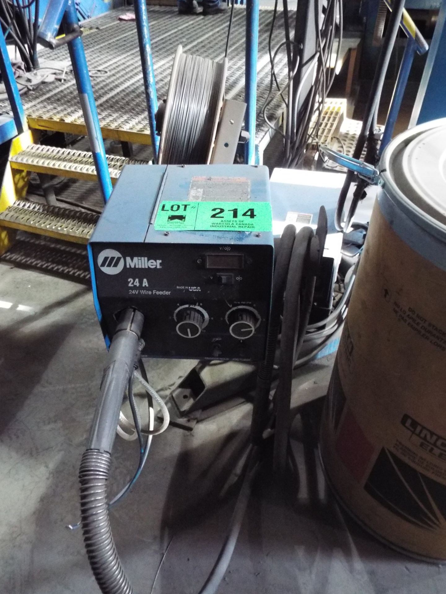 LOT/ MILLER 24A DIGITAL WIRE FEEDER WITH CABLES & GUN & MILLER COOLMATE