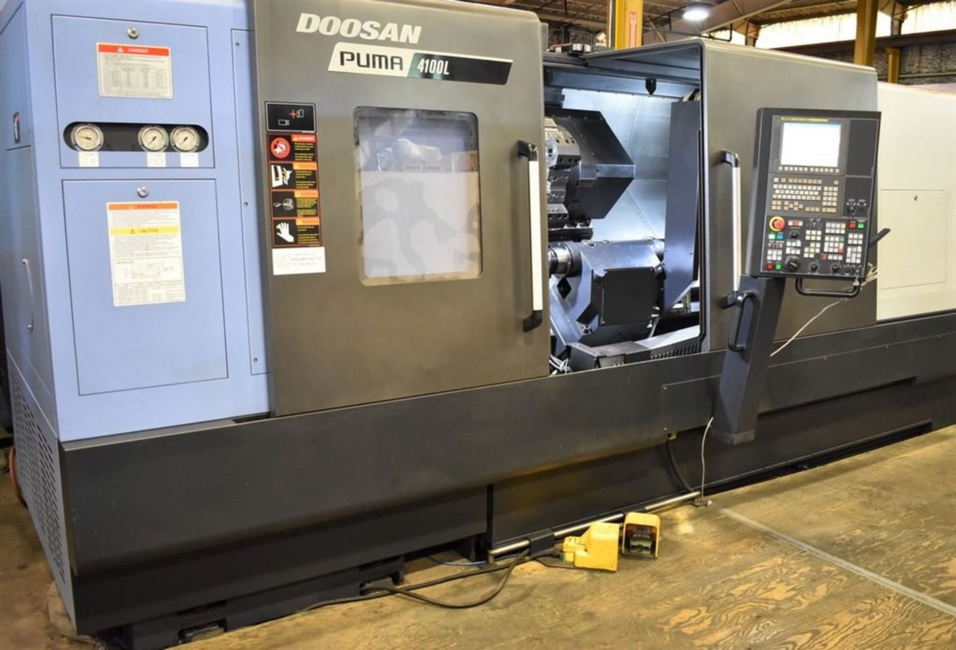 DOOSAN (2015) PUMA 4100LB CNC TURNING CENTER