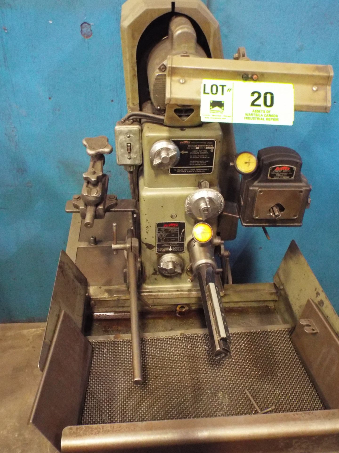 SUNNEN MBB 1600 PRECISION HONING MACHINE, WITH SUNNEN CRG-750 HEAVY DUTY CAP & ROD GRINDER AND - Image 2 of 11