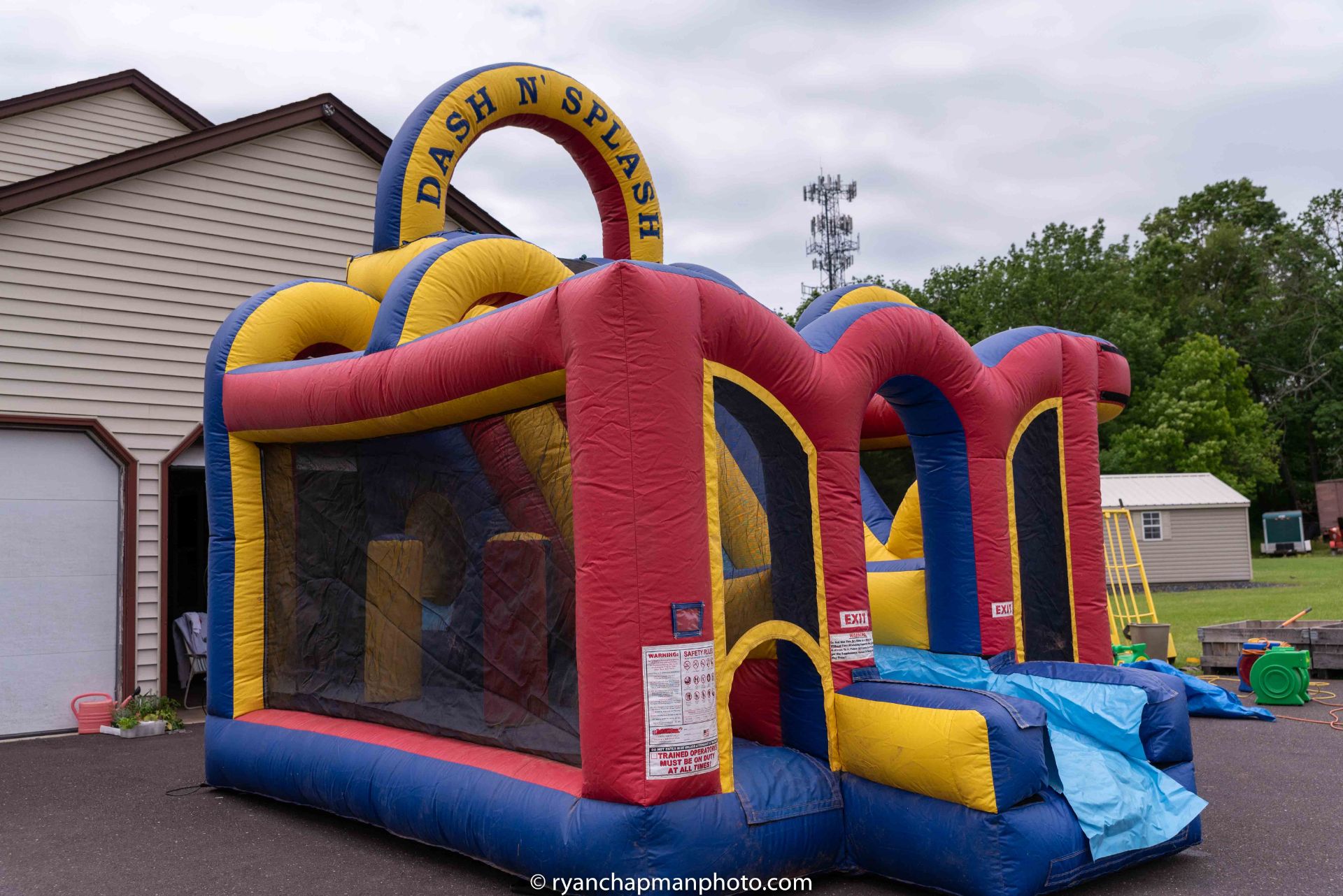 DASH 'N SPLASH INFLATABLE - (LOCATED AT TELFORD, PA) - Image 2 of 2