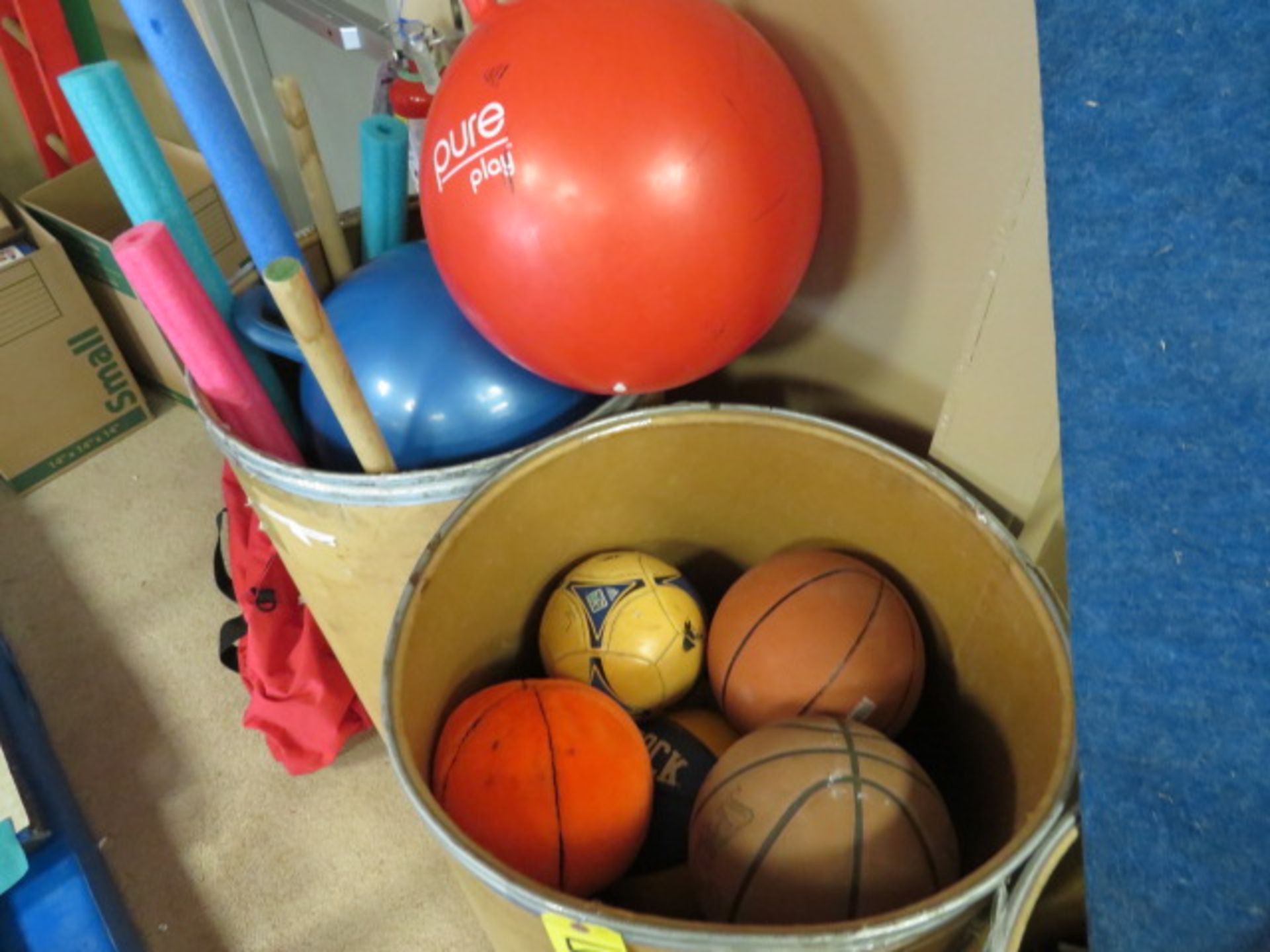 (3) BARRELS OF BALLS, JUMP ROPES & TOYS - Image 3 of 4