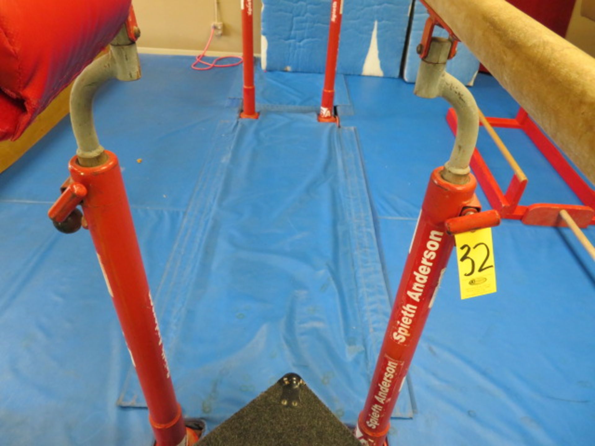 SPEITH ANDERSON COMPETITION PARALLEL BARS (MATS INCLUDED) - Image 2 of 2