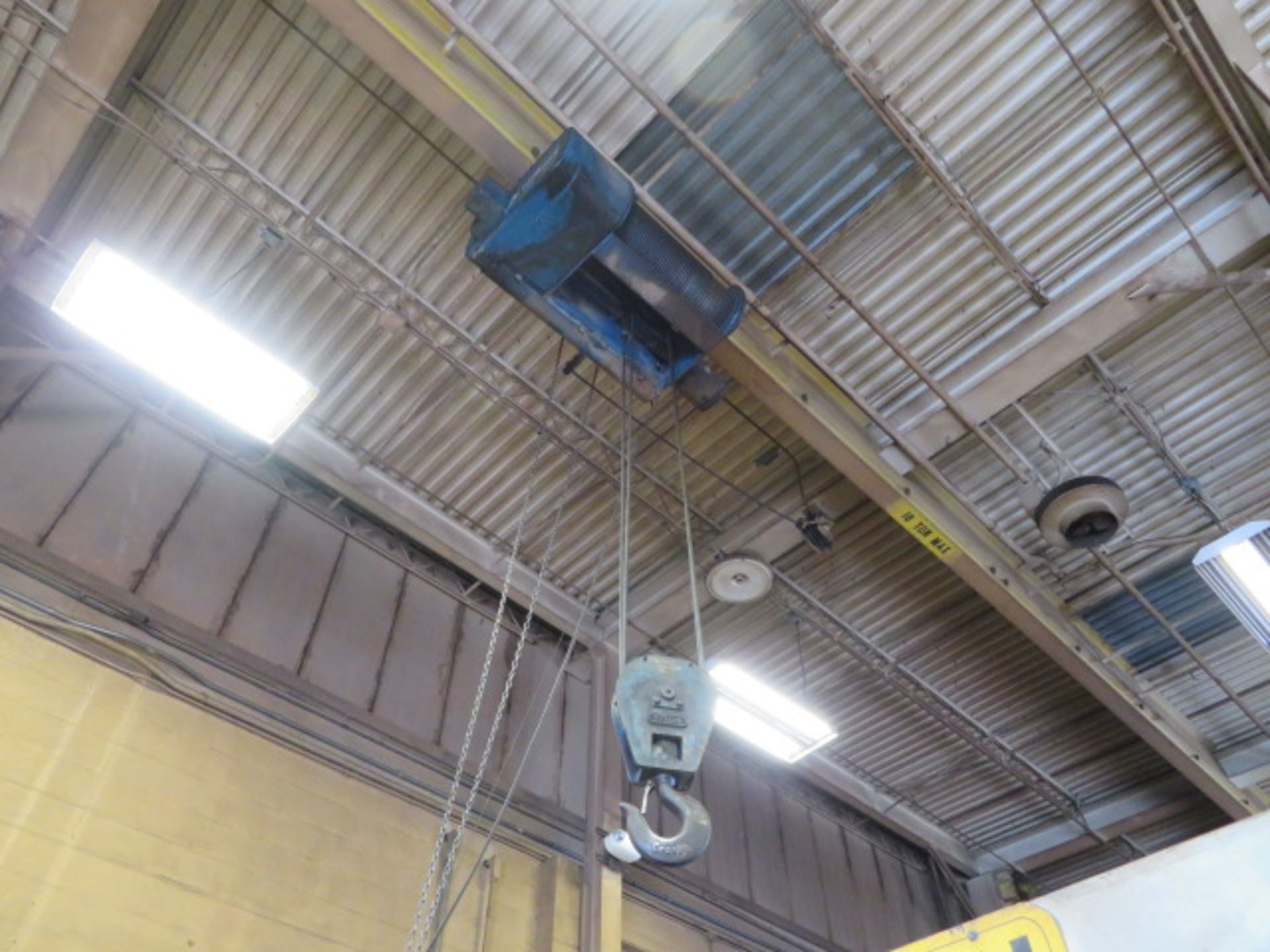 SHAW-BOX TRAVELLING 10 TON SINGLE-GIRDER HOIST W/PENDANT