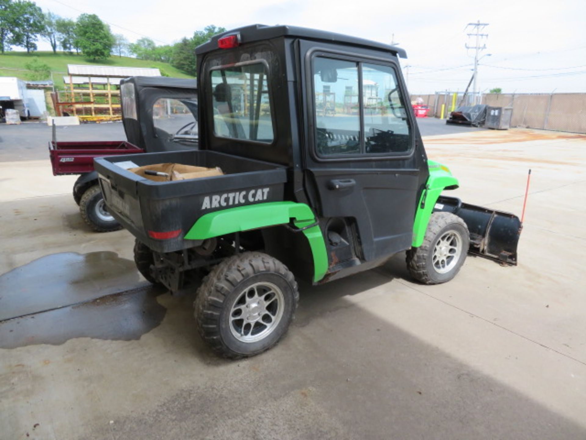 2009 ARCTIC CAT PROWLER XT 650 W/ CURTIS SNOW PLOW W/ CONTROL, ENCLOSED CAB & POLY PICK UP BED - Image 4 of 5