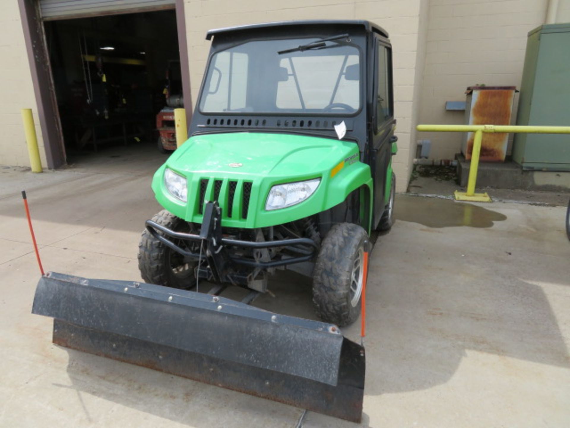 2009 ARCTIC CAT PROWLER XT 650 W/ CURTIS SNOW PLOW W/ CONTROL, ENCLOSED CAB & POLY PICK UP BED