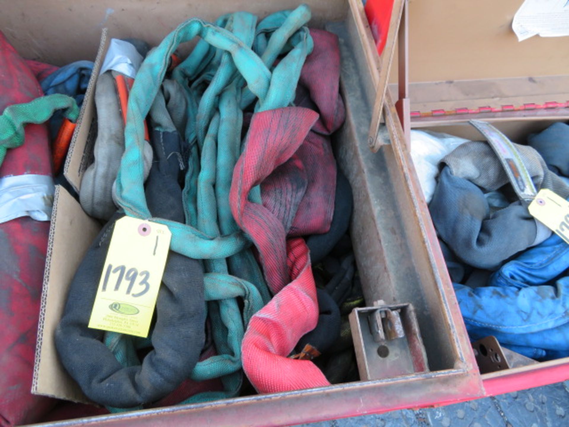 BIN OF POLYESTER ROUND SLINGS